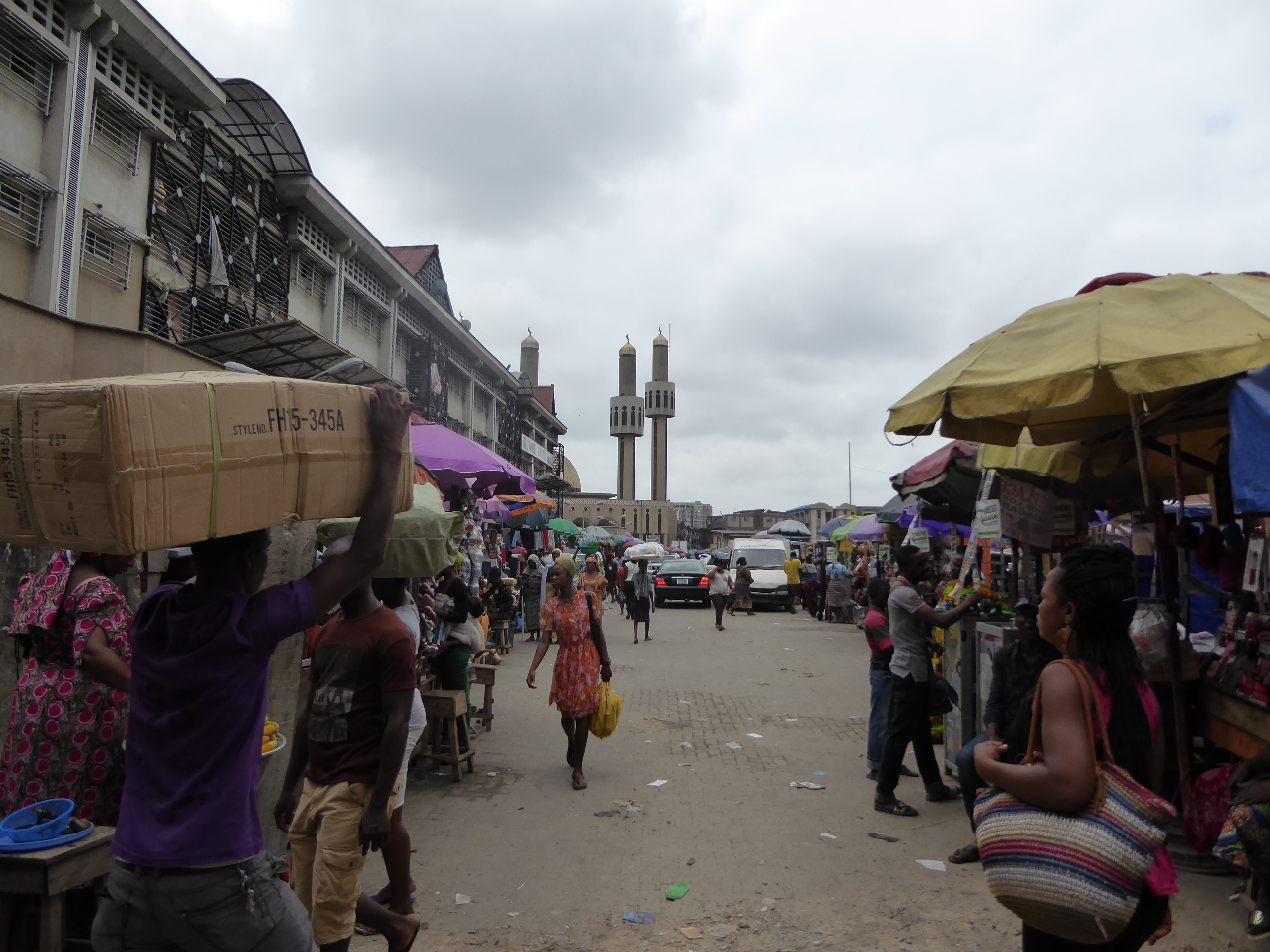 Here's that shopping slum; the central mosque is in the distance. It must have its fans, but Kaye Whiteman calls it "a flat-pack mosque foun