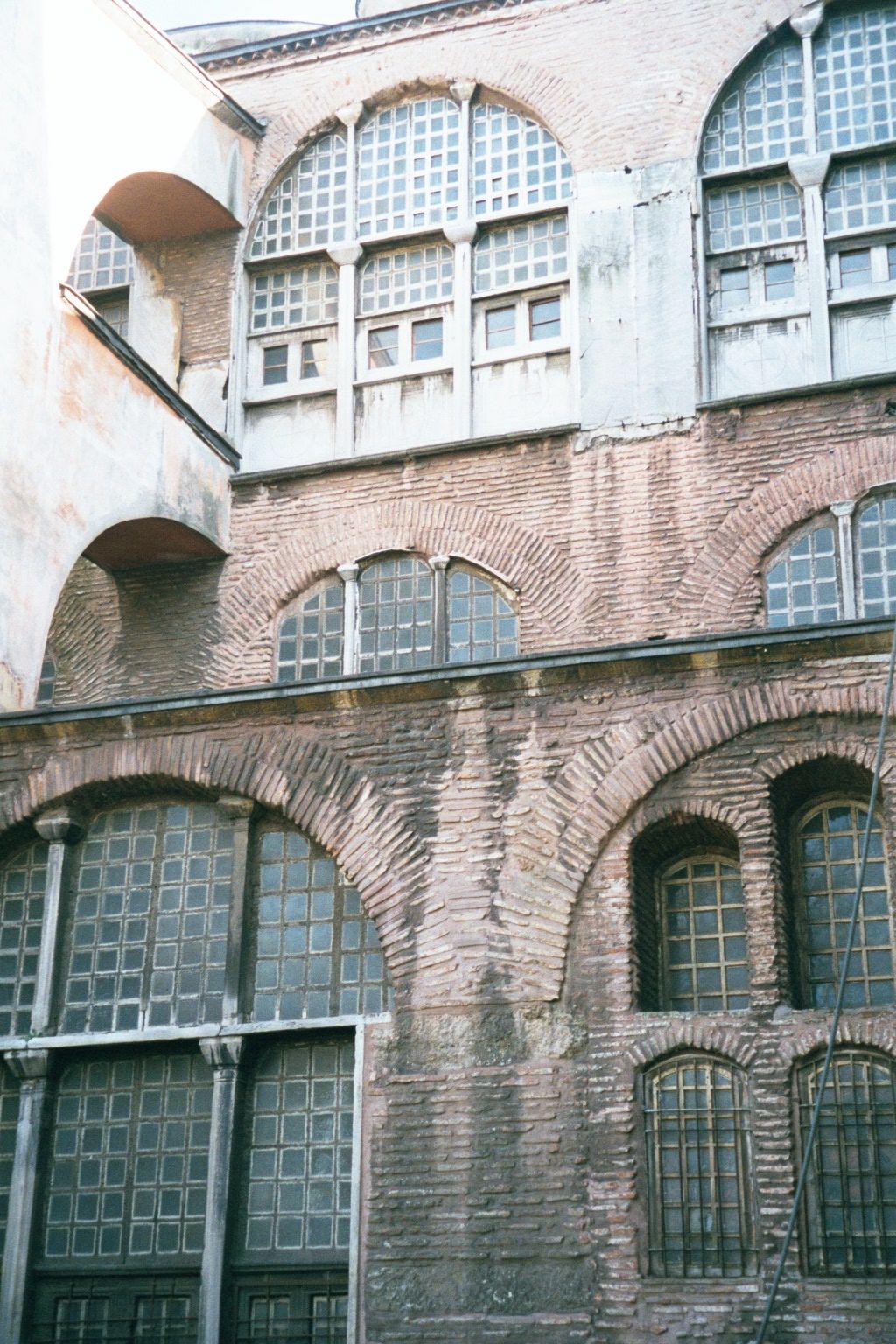 A closer view of the profusion of windows—and a good illustration of the fact that Aya Sofya was built of brick, not stone.