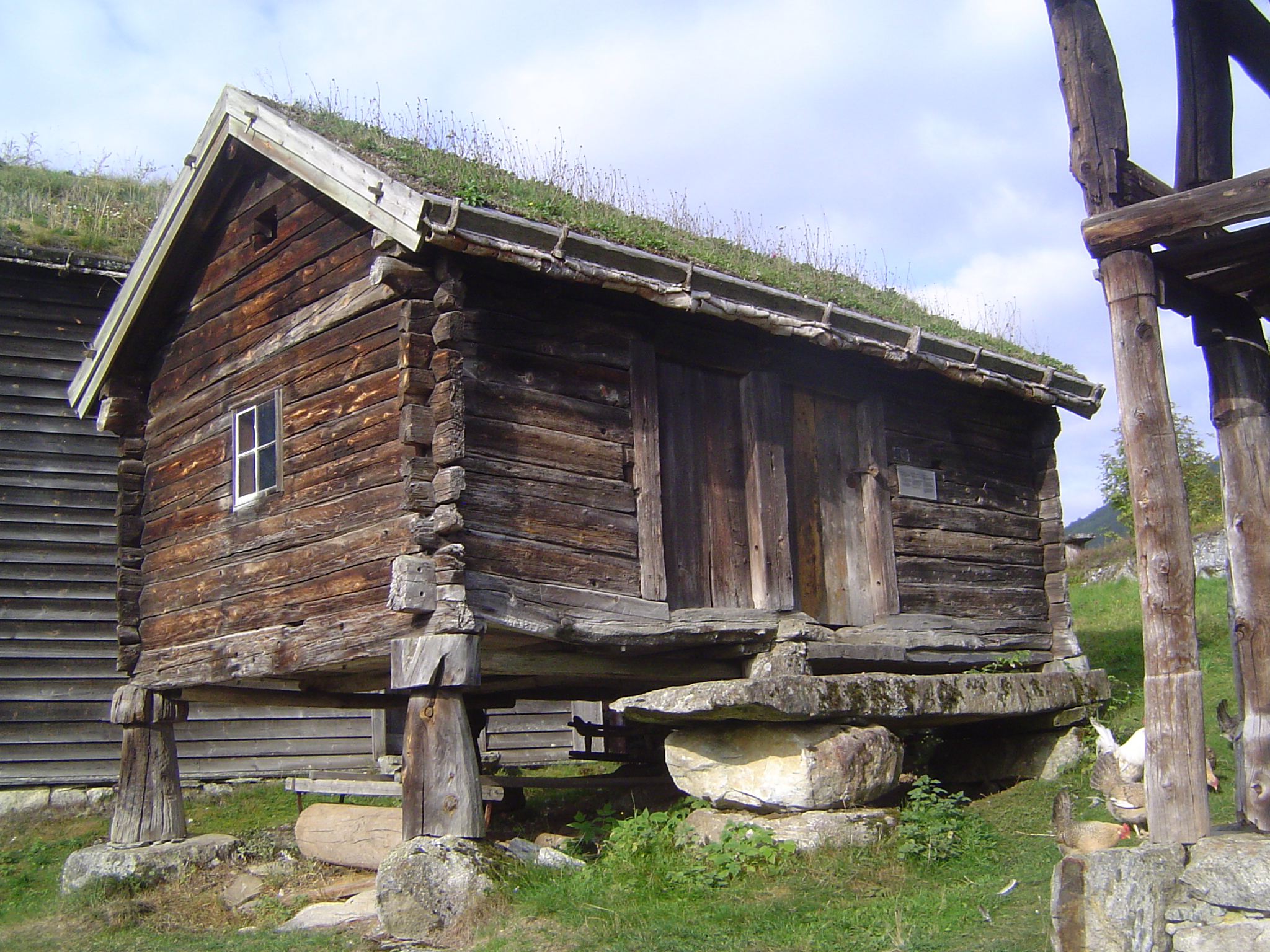 The Heljegard storehouse came from a farm next to the Haugen house. One room stored cured meats and fish; the other, grain, flour, and flatb