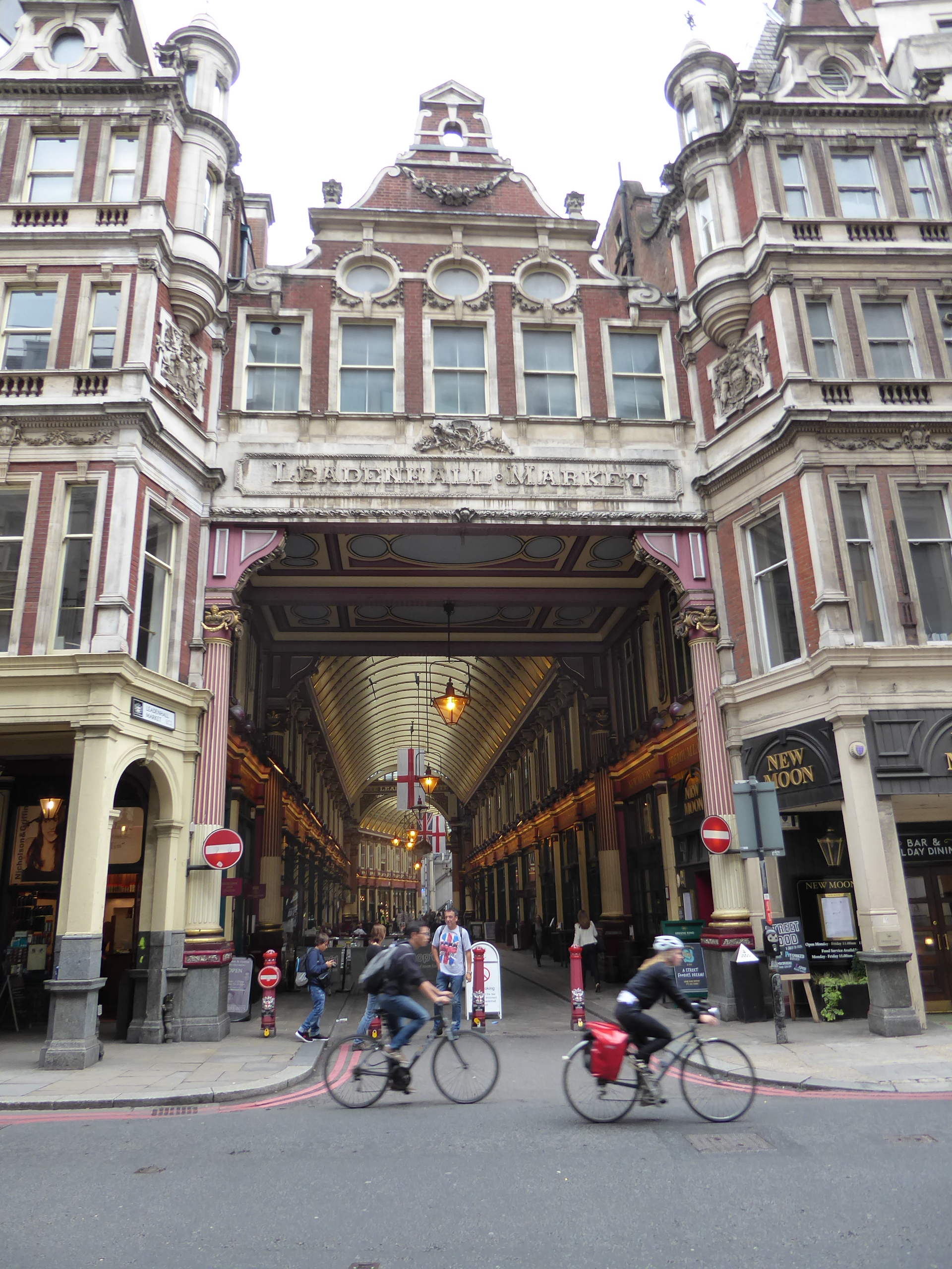 One of the market's entrances. Ever succinct, Pevsner writes: "Tall, narrow gabled houses of brick in C17 Dutch taste, with slim tourelles p