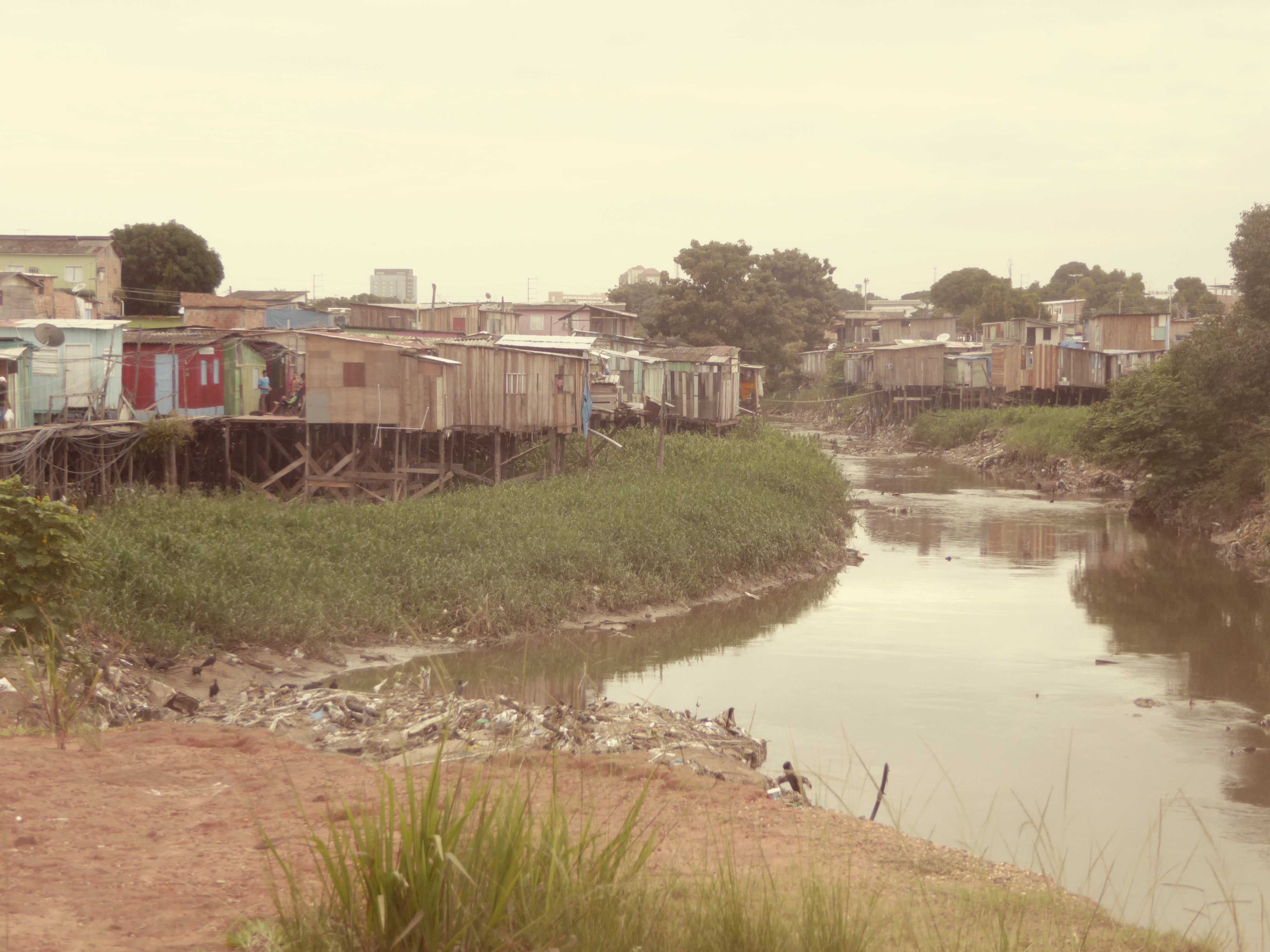 Gradually, over the last several decades, the stilt houses or palafitas built on the igarapés have been cleared, but some survived in 2017.