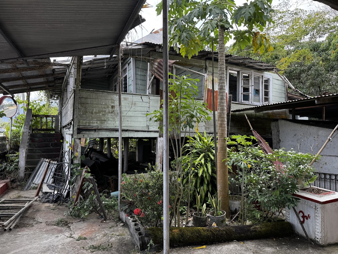 Drive around the island, and you'll find no end of old wooden houses.