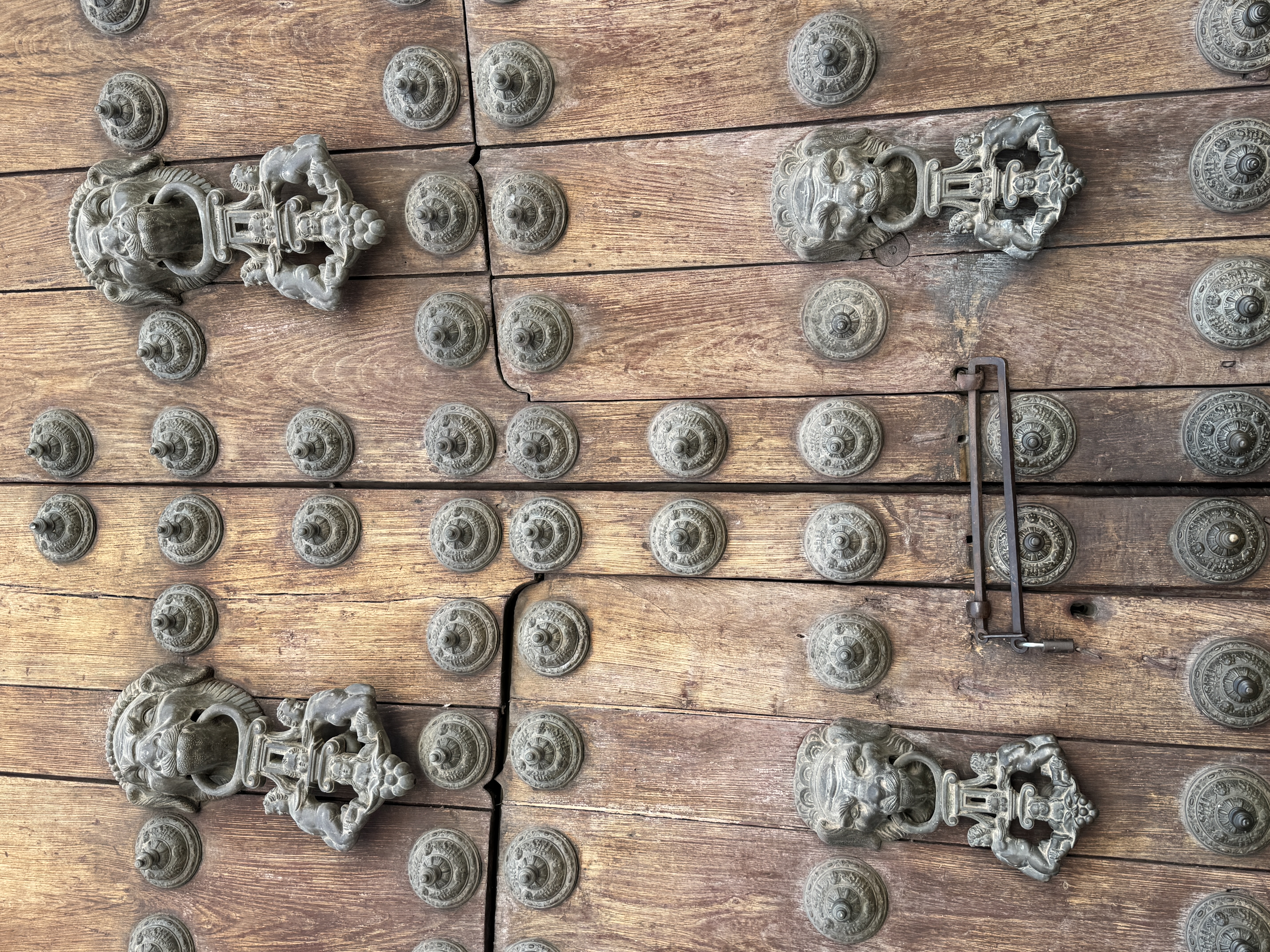 I did like these doors of San Miguel, but I'm perplexed about the species of animal holding those knockers.