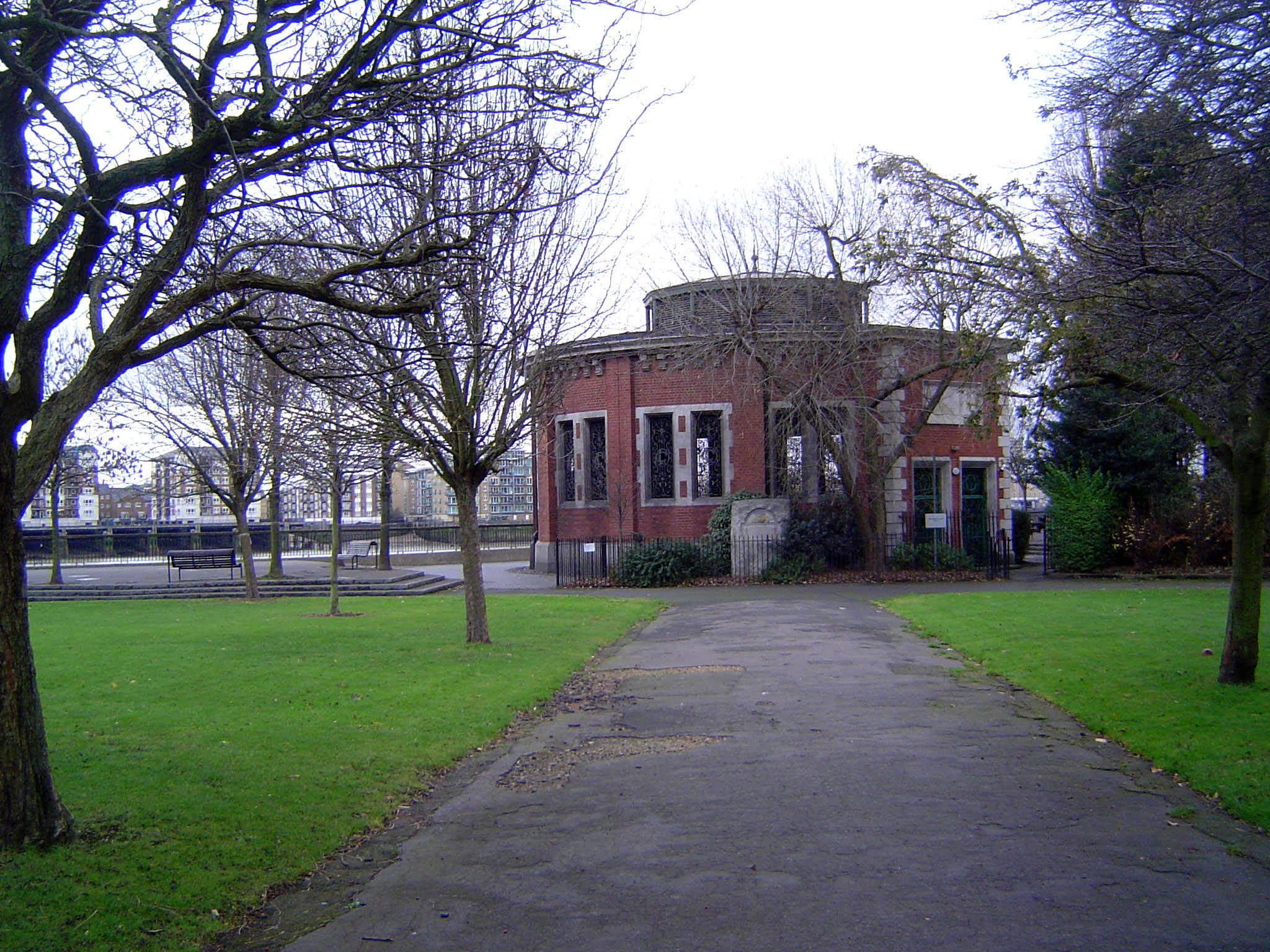The Rotherhithe Rotunda, also on the park grounds, is a ventilation shaft for the Rotherhithe Tunnel, a vehicular tunnel under the river.
