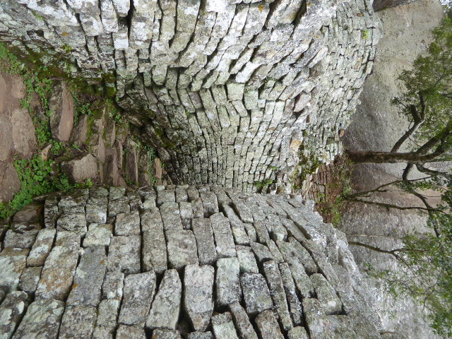One of the most striking things about these walls—and Great Zimbabwe in general—is a lack of corners. Everything seems to bend except the gr