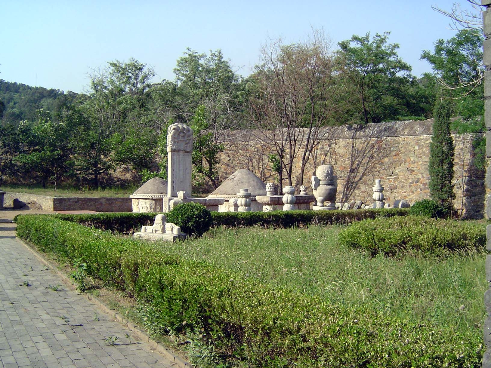 View to the right.
