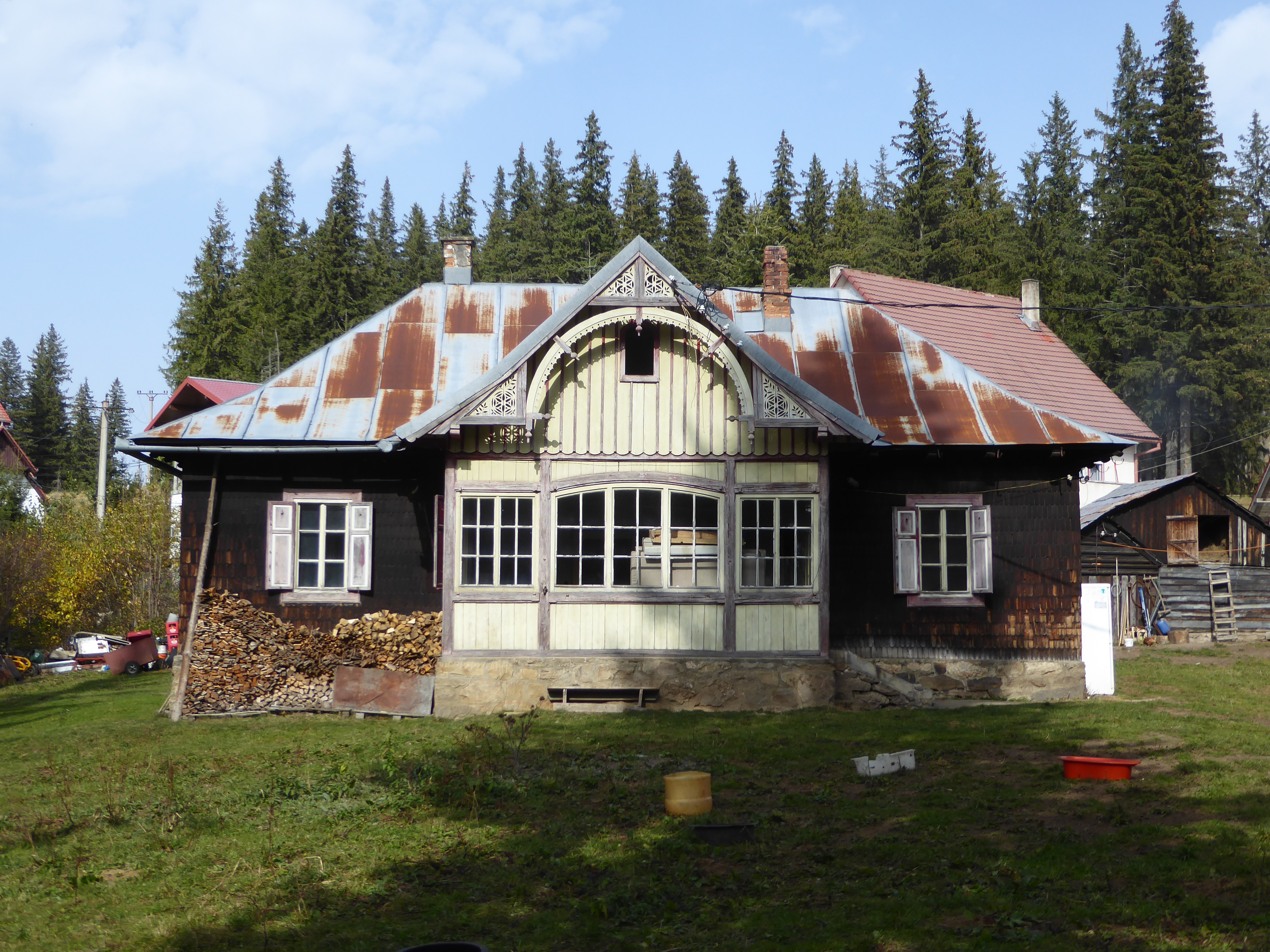 The mountains include the ski resort at Paltinis, but scout around and you'll find vacation cottages from the days of Johann Stauss I or II—