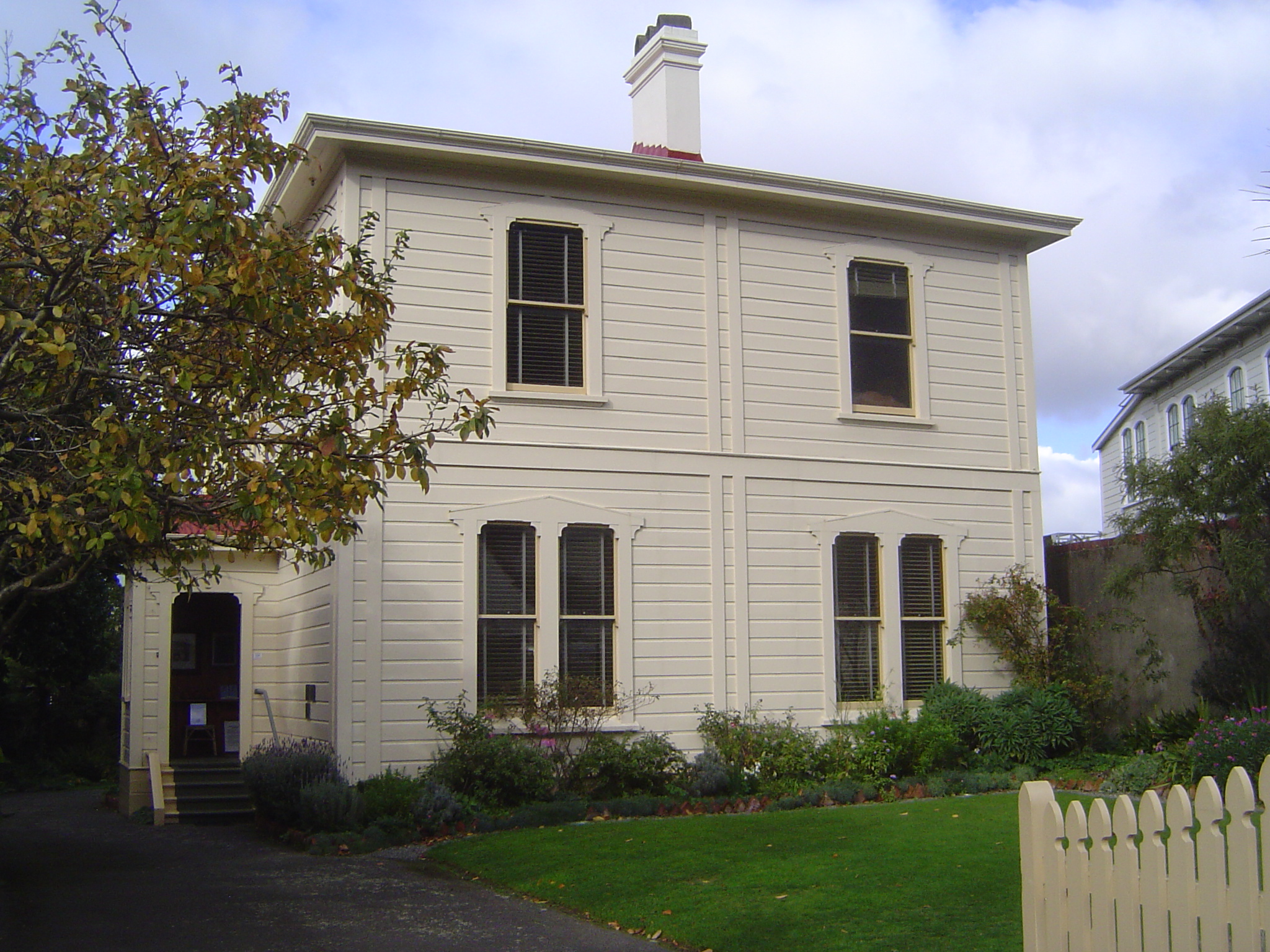 Over on the other side of town, this is the childhood home of Katherine Mansfield who, it will be recalled, at 19 got the hell out of Dodge.