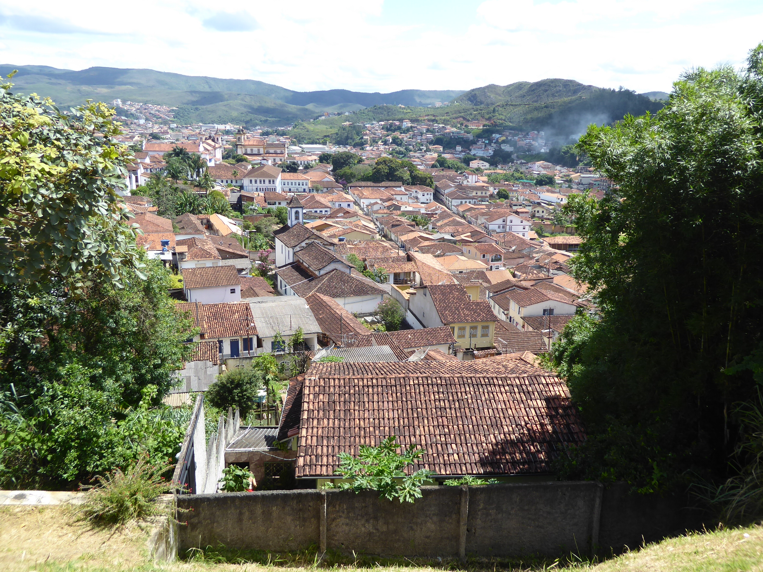 You can see the Franciscan and Carmelite churches in the left background, and you can see the trees of the town square.