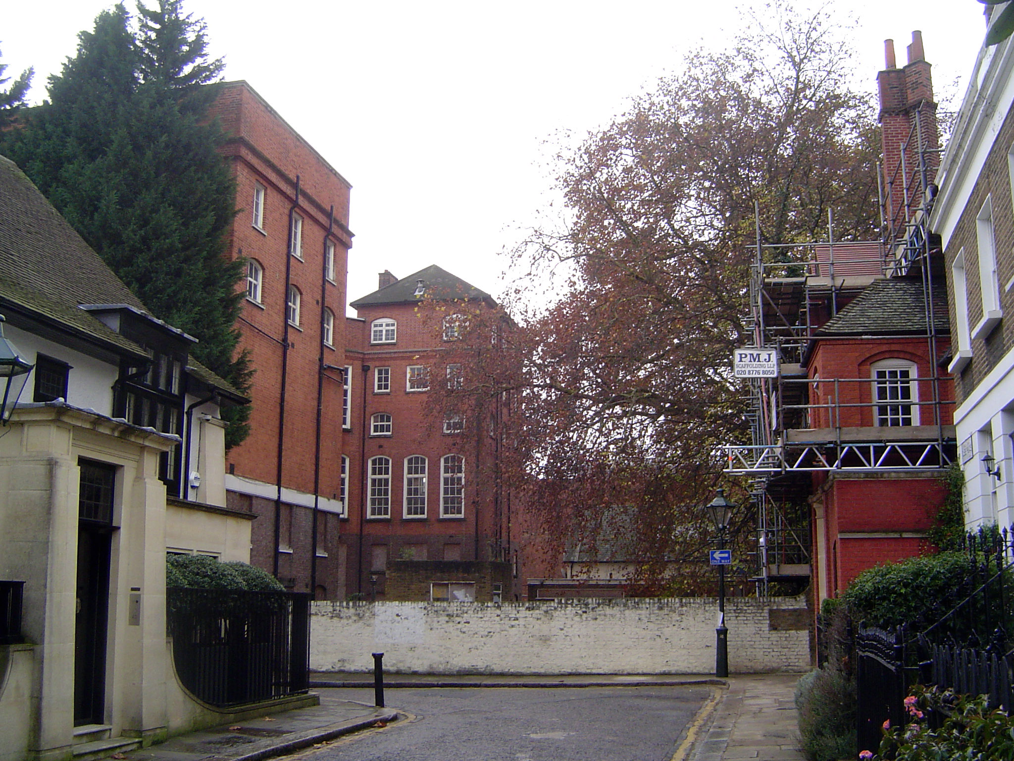 Anyway, it's doomed, marked for replacement by something even pricier than One Hyde Park. It will be The Glebe, marketed as London's most ex