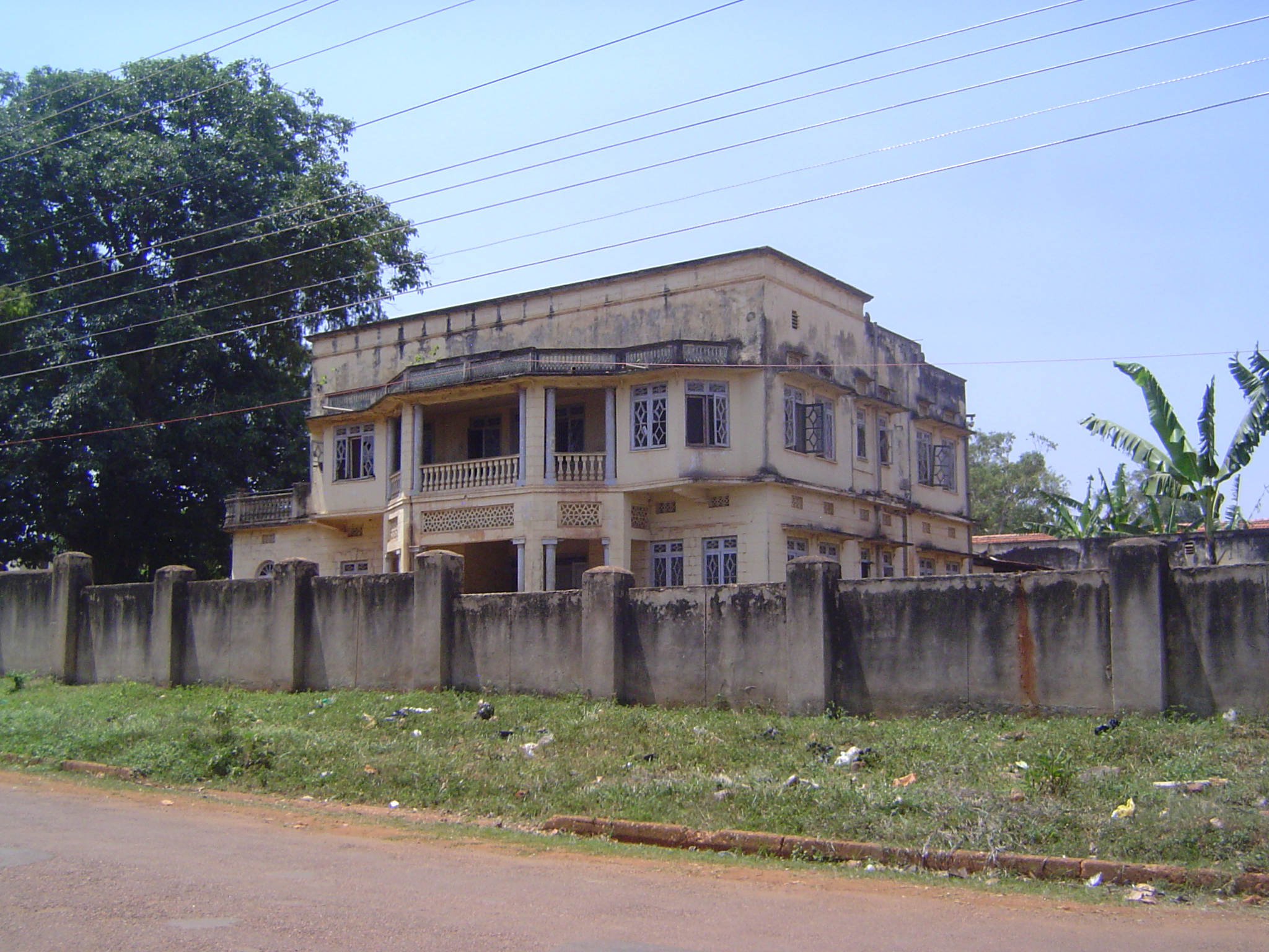 A mansion presumably once belonging to an Indian family.