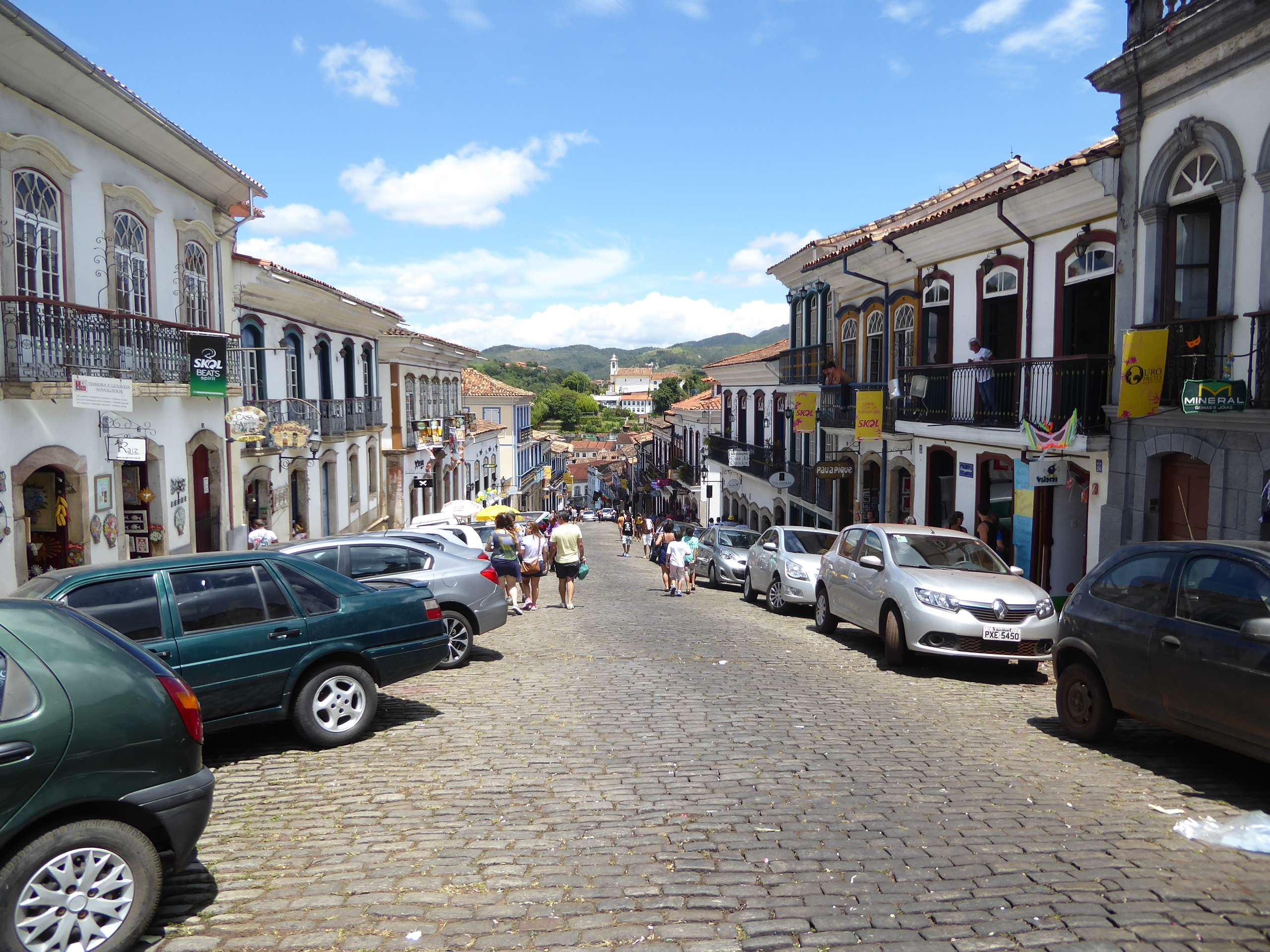 A side street off the plaza: it's the Rua Conde de Bobadela.