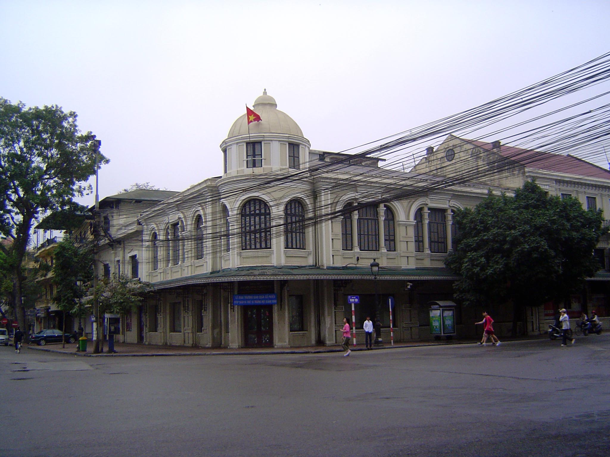 The Godard department store or Magasins Godard, later Les Grands Magasins Réunis.