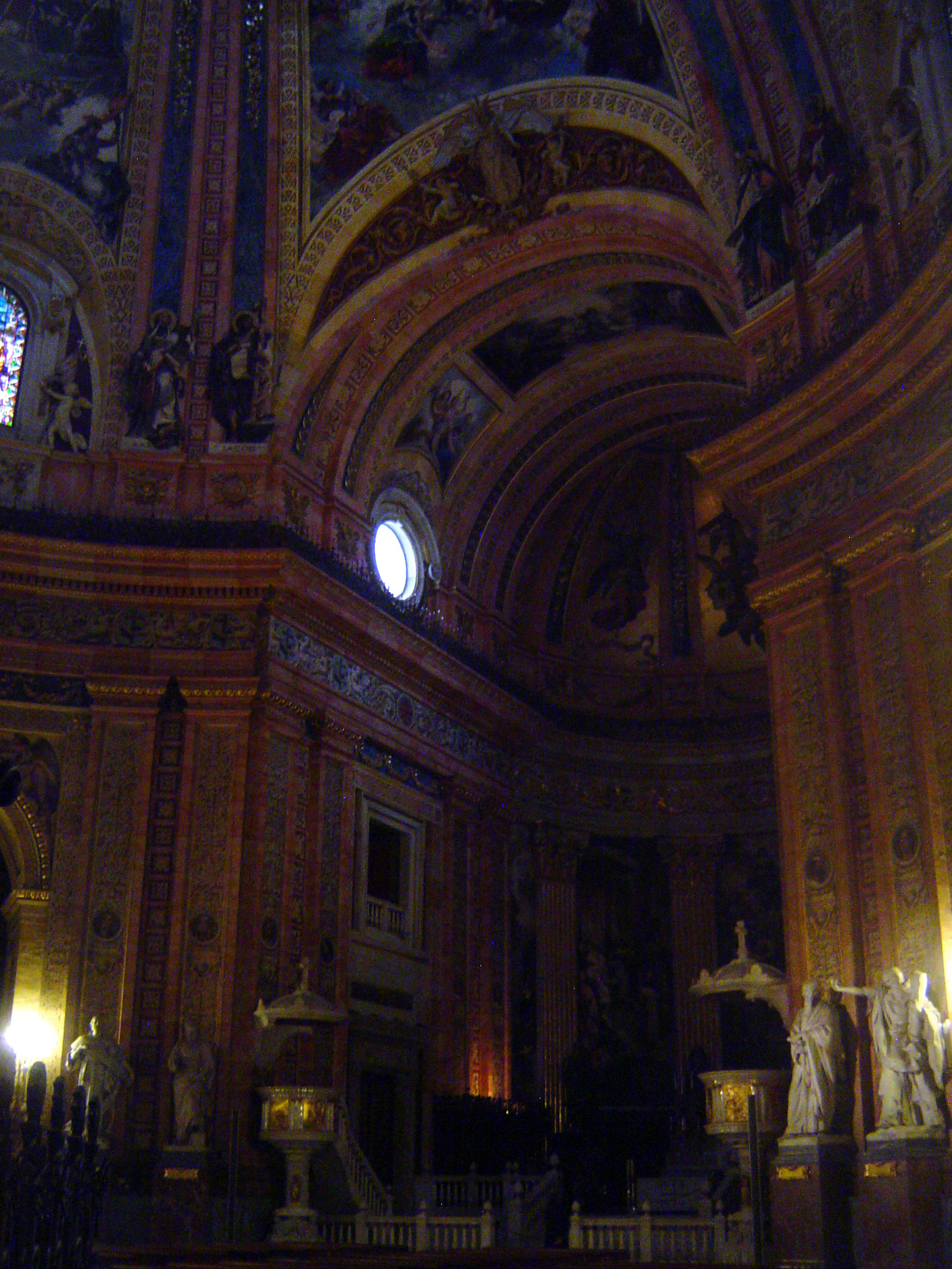 The interior of San Francisco dwarfs Rome's Pantheon.