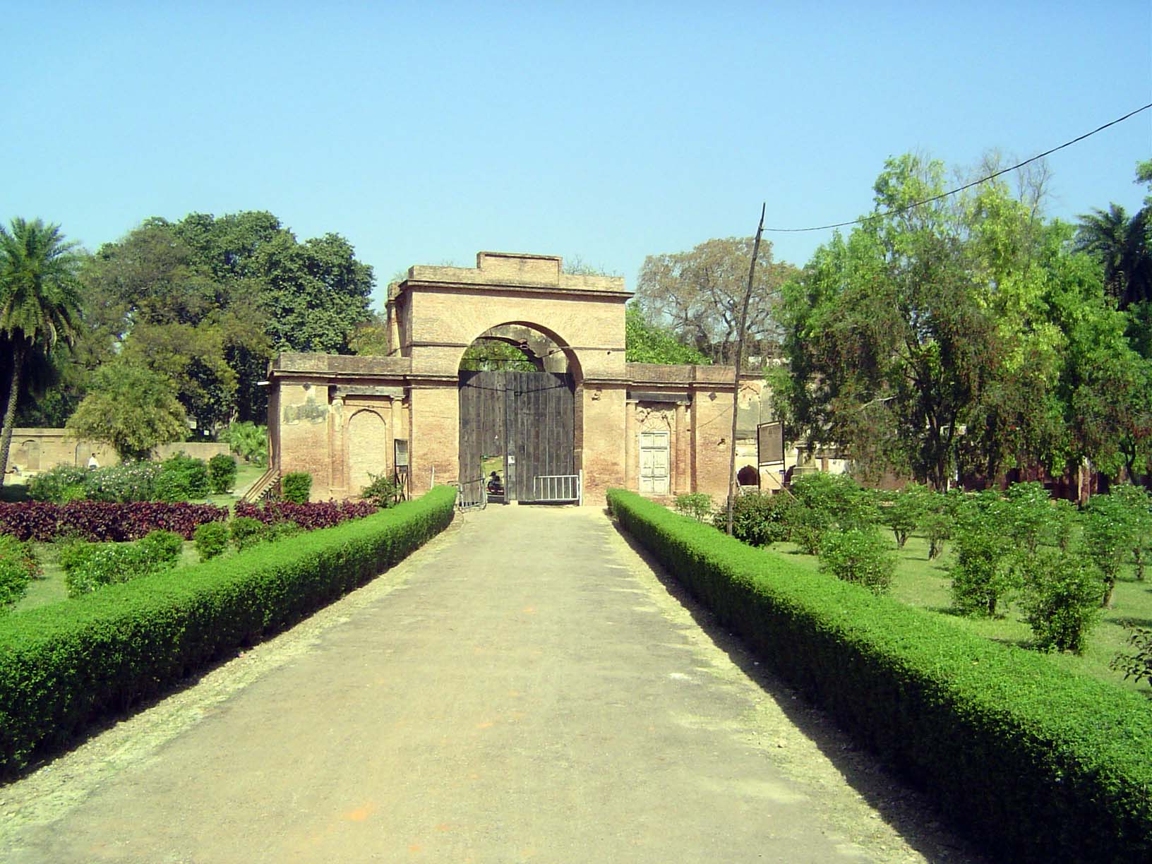 The Baillie Guard Gate, built in 1814 by Resident John Baillie to enclose the 33-acre site. The first resident had come in 1775, when the ca