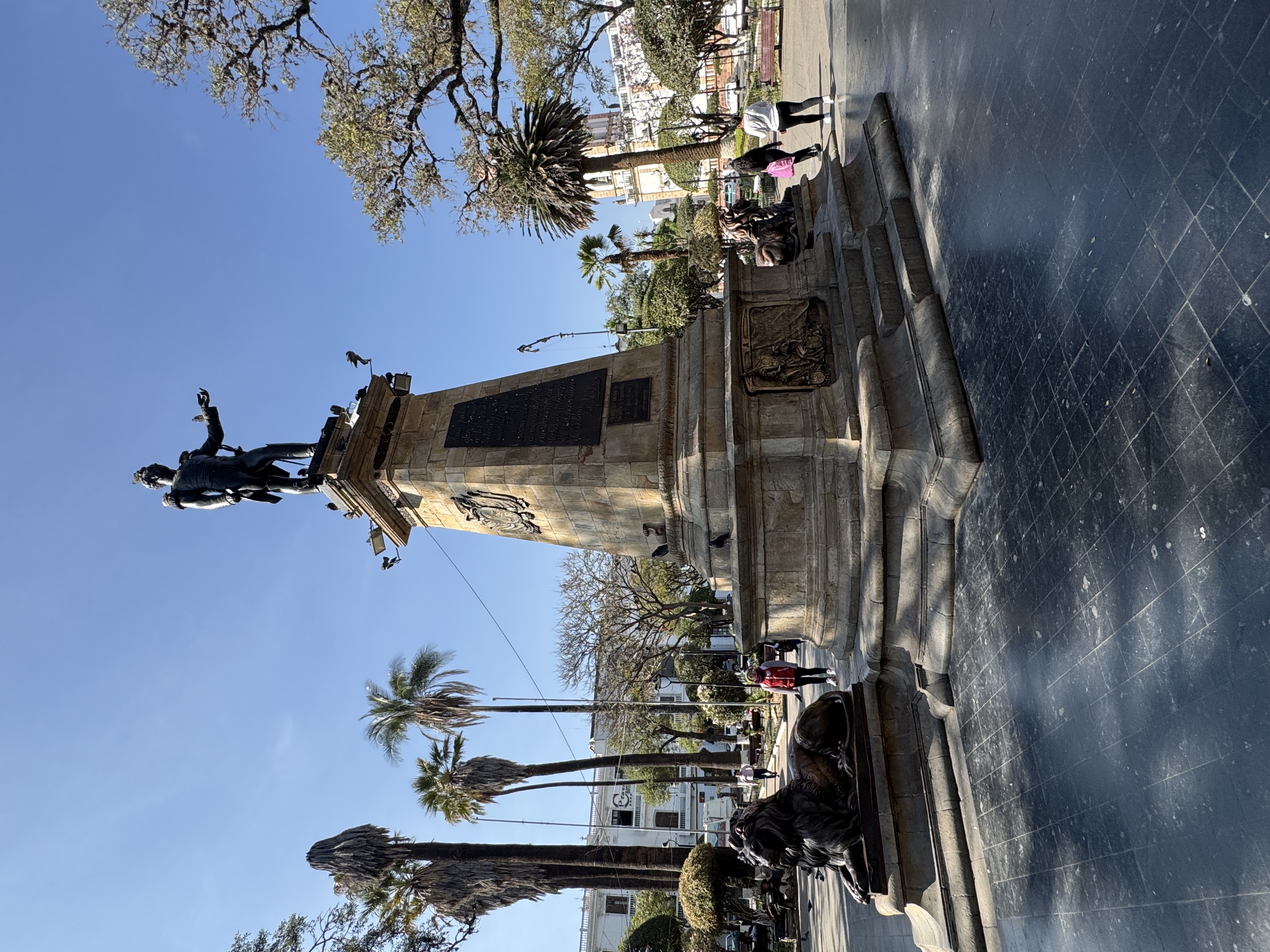 Facing the Casa de la Libertad, Antonio Sucre 1795-1830 stands at the center of the plaza.  Bolívar himself was the first president but was