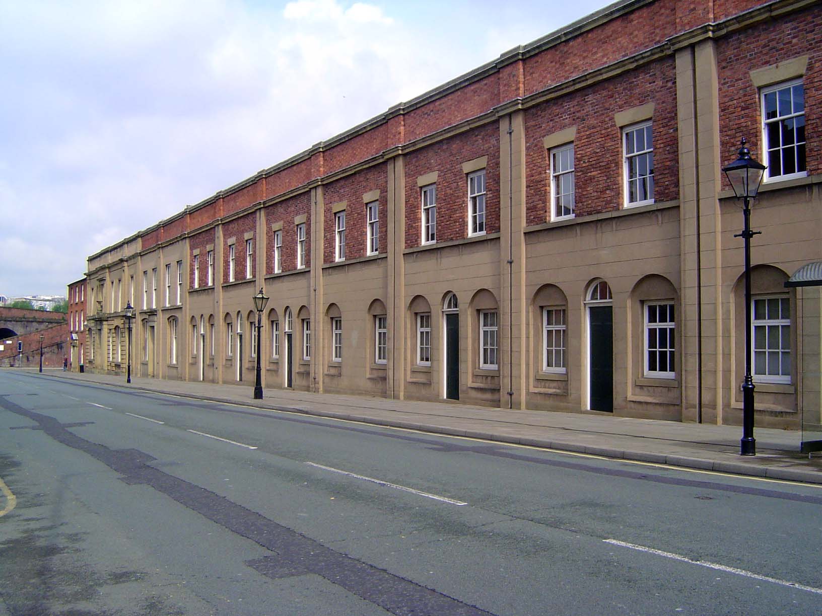 The same building showing its great length. The part of the building shown in the previous picture is near the far end.