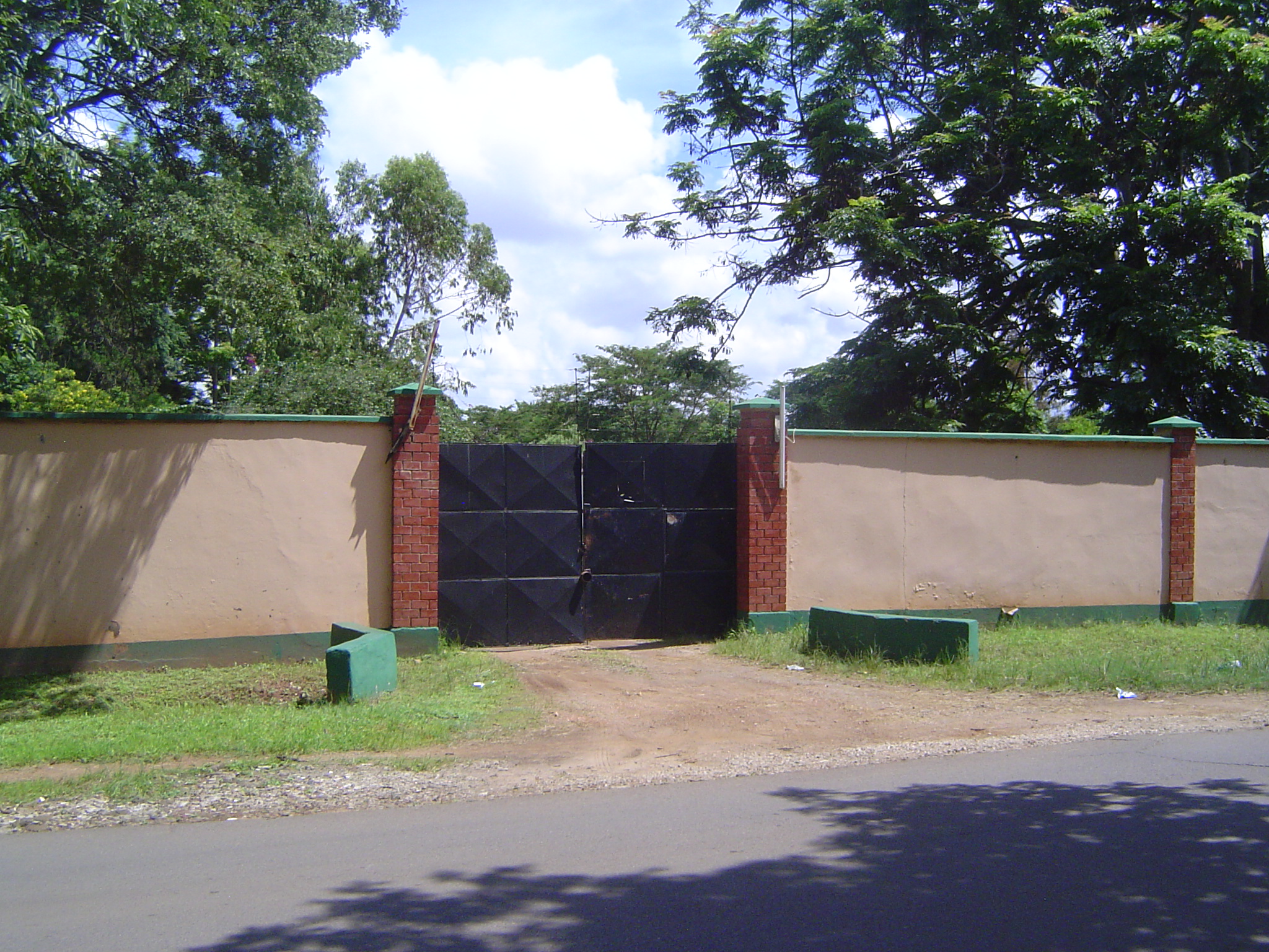 On the same crescent, a residence was planned here for the chief secretary. Peek over the wall now 2015, and there's only the rubble left ov