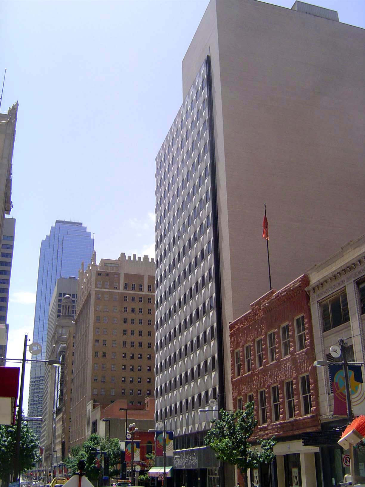 The Praetorian, here from another angle, has been empty since sometime in the late 1980s. Easy to overlook today, it must have once seemed h