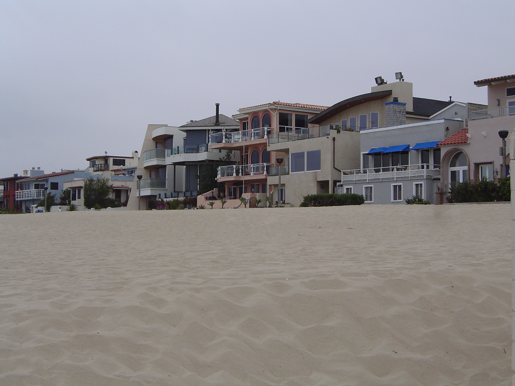 Despite the proximity of the venerable Chevron refinery at El Segundo, the beach is clean and treated like the front yard.