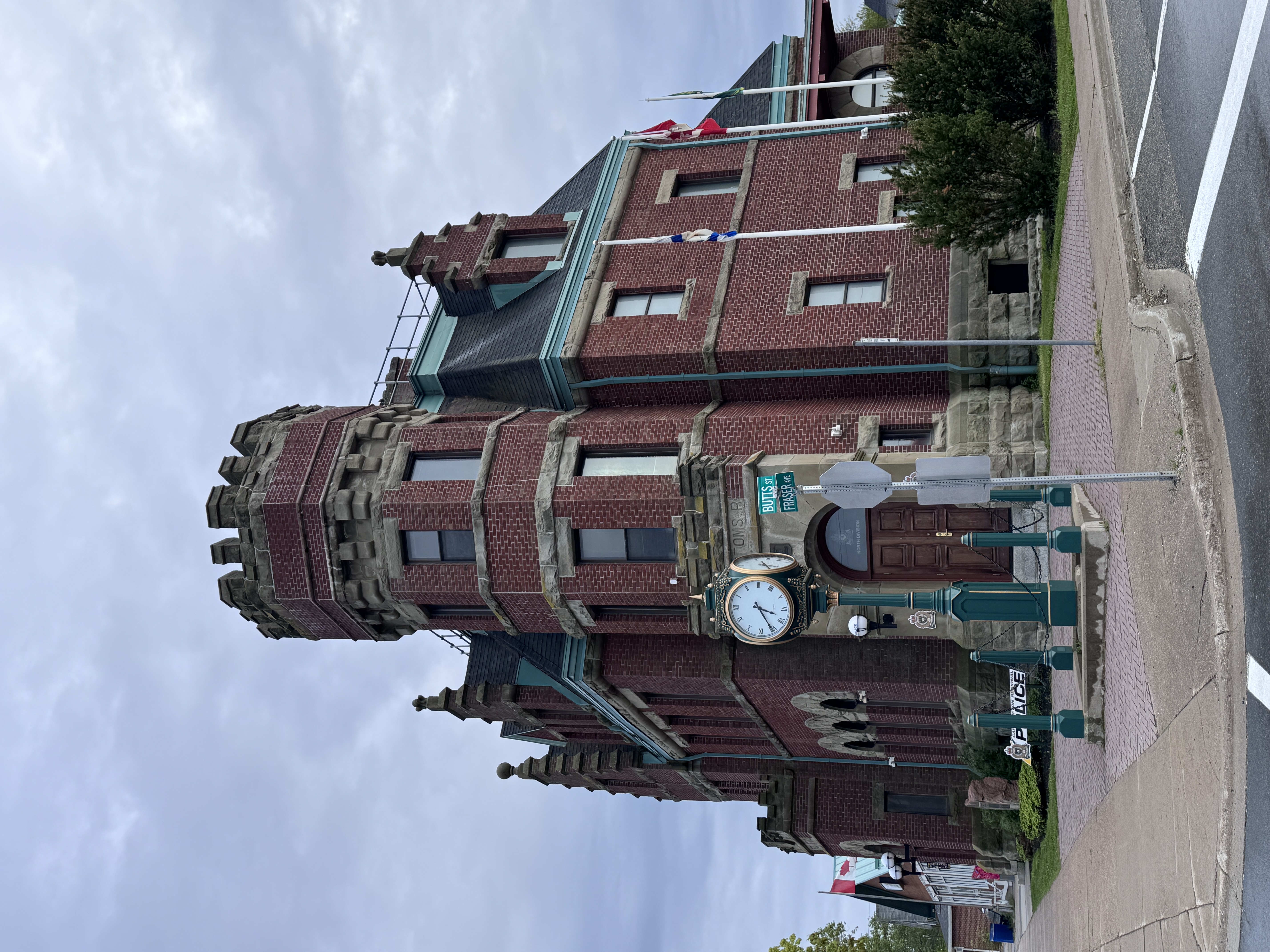 The town of Sydney Mines itself got a heavy-duty post office and customs house in 1904.