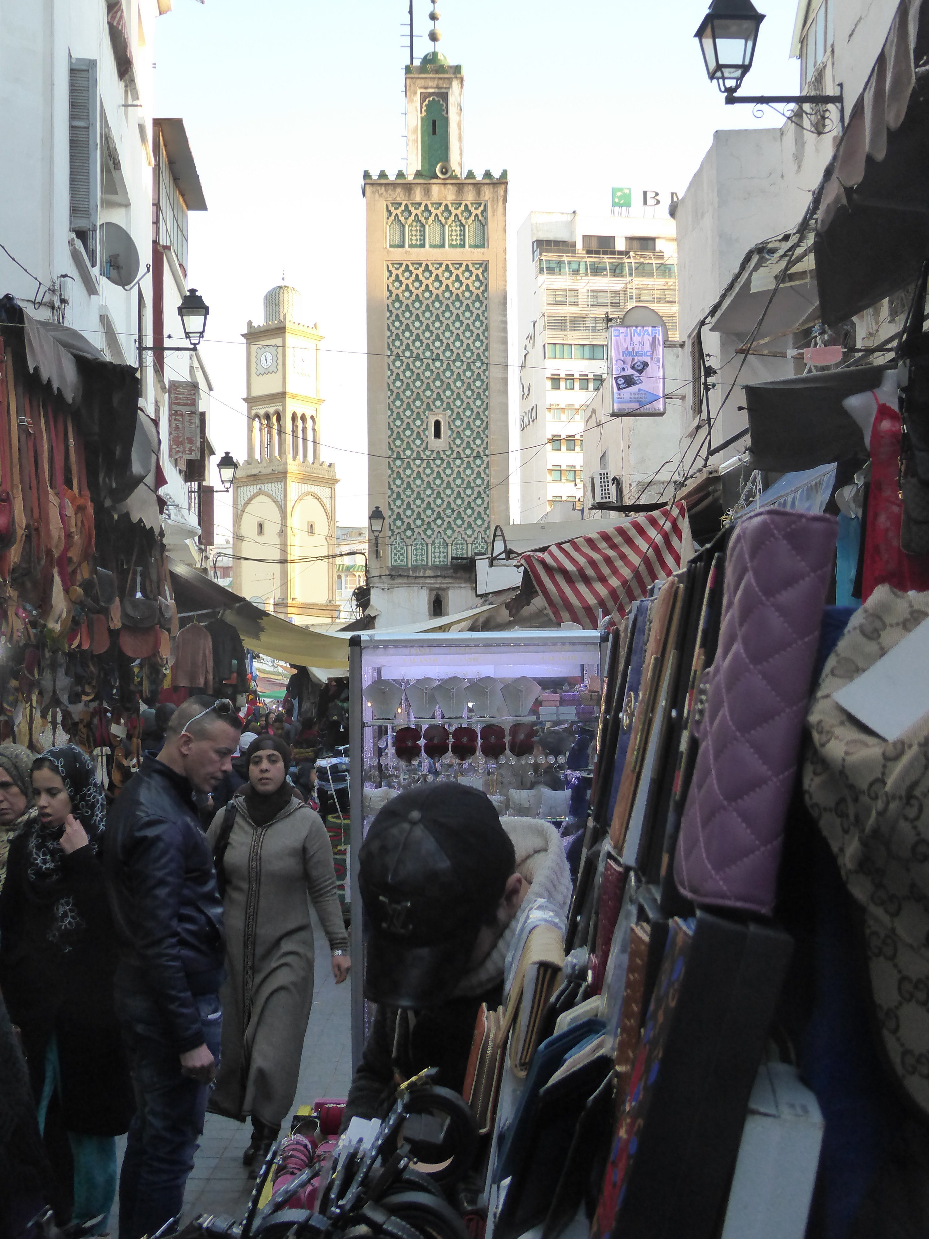 Now we have the clocktower and the Jama Mosque's minaret. The street has a name—Chakan Arsalane—but it's better to just navigate like a Cana