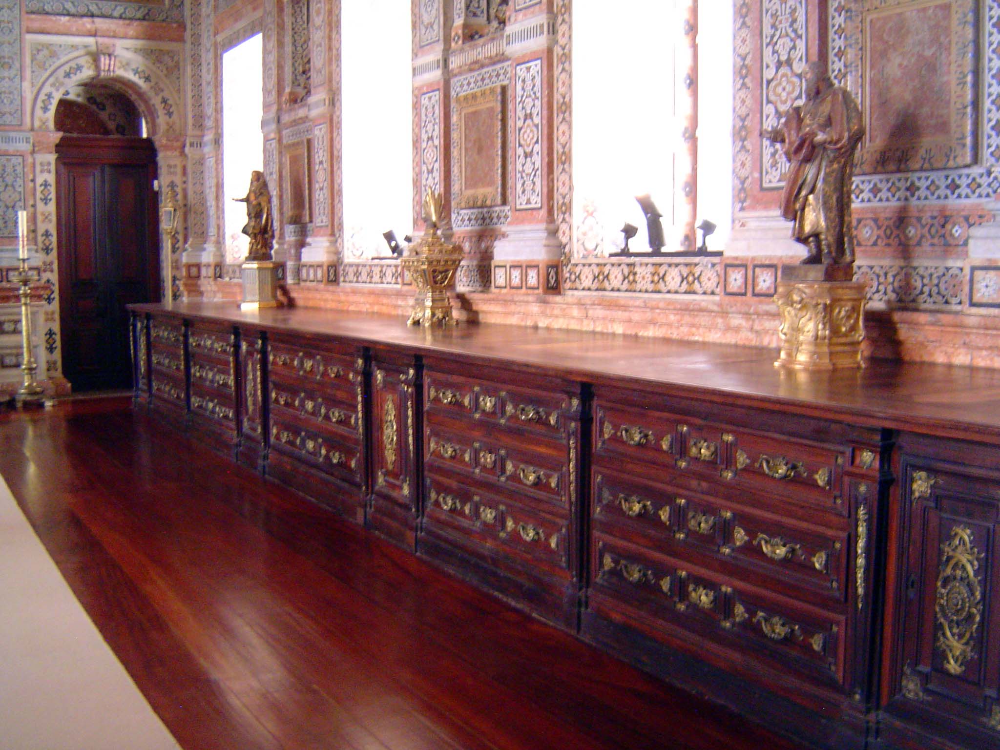 No matter, you have to admire the cabinetry.