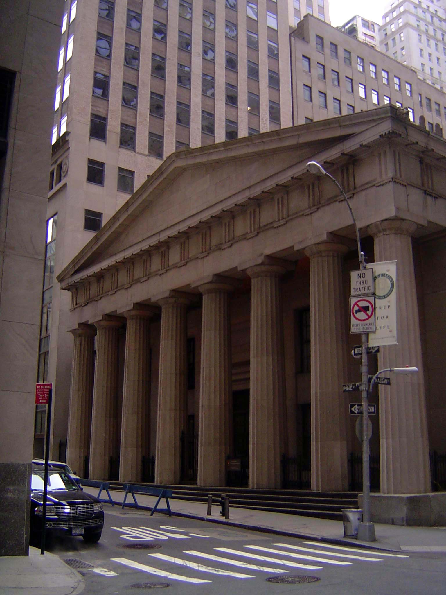 The rear side. As the steeple of St. Paul's echoed the monument of Lysicrates, so this building is a near-copy of the Parthenon, minus the s