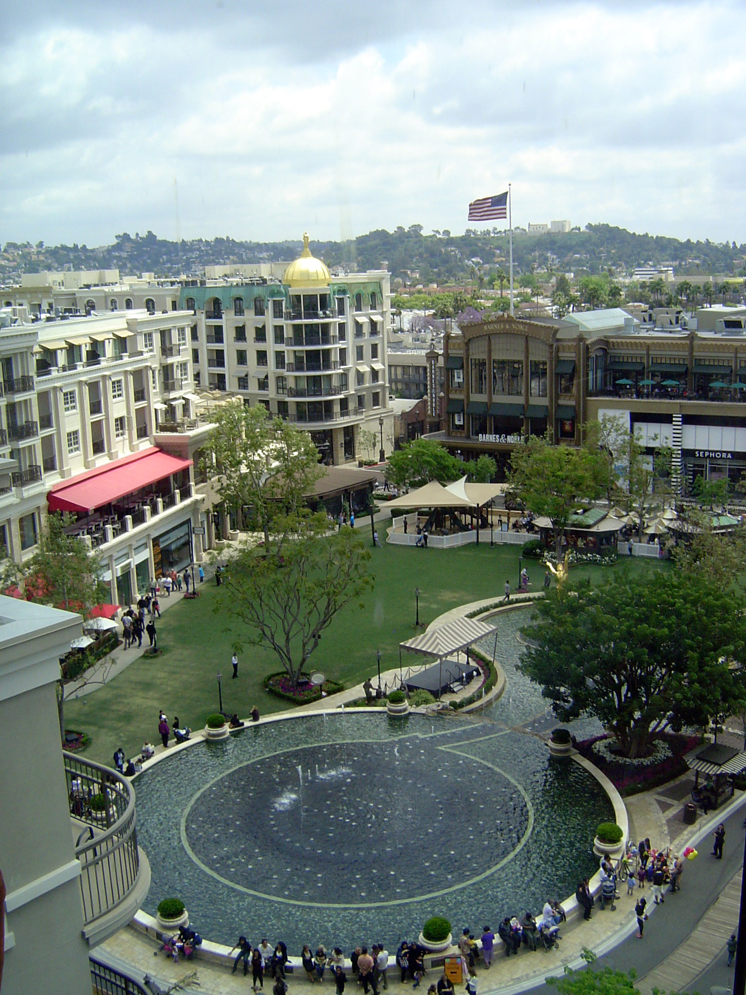 The layout is around an open square reminiscent of town squares, though few if any real town squares ever had fountains as sybaritic as this