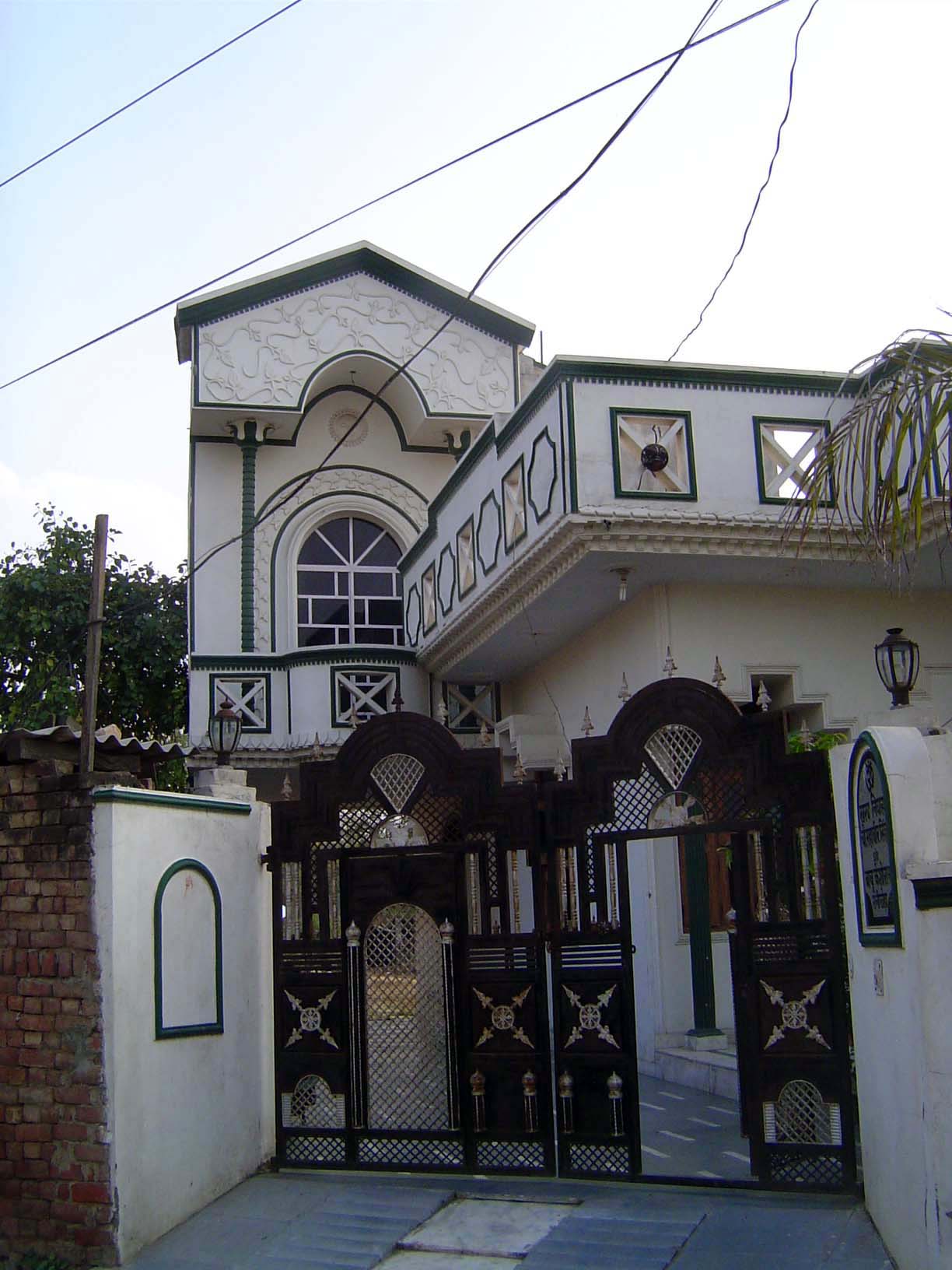 Smack in Rani Khera. Forget tract homes or high-rise blocks, but many homeowners now had the money to build their own castles.