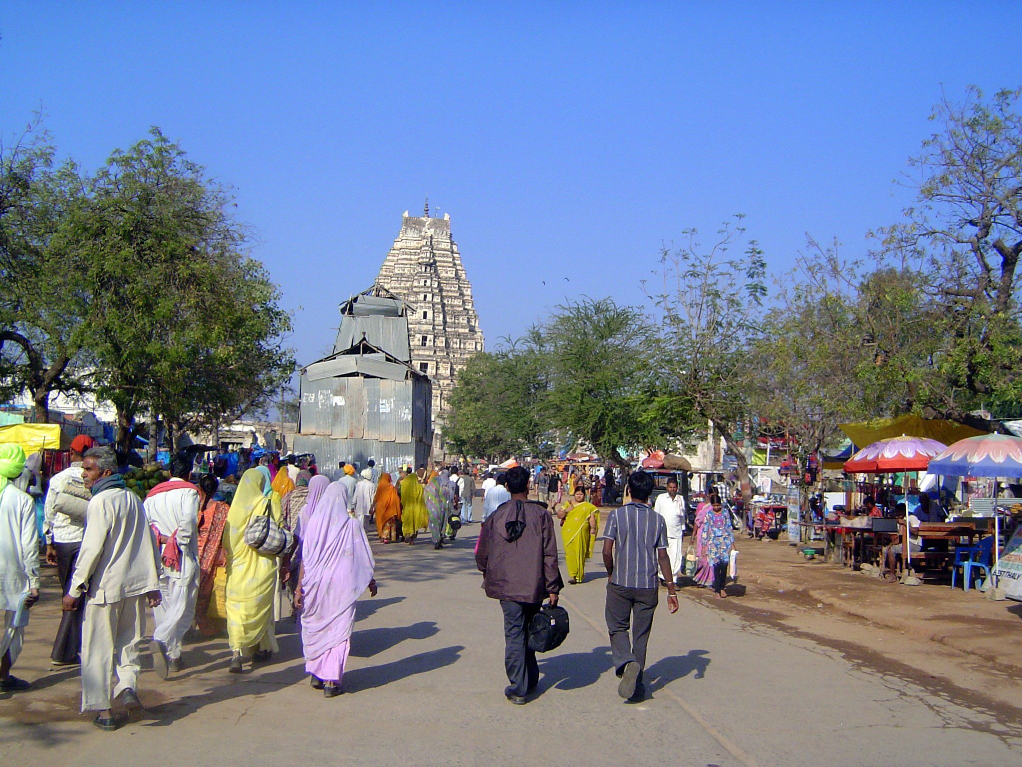Pilgrims are interested instead in the Virupaksha Temple, the only active temple on the site. Virupaksha was the family deity of the Sangama