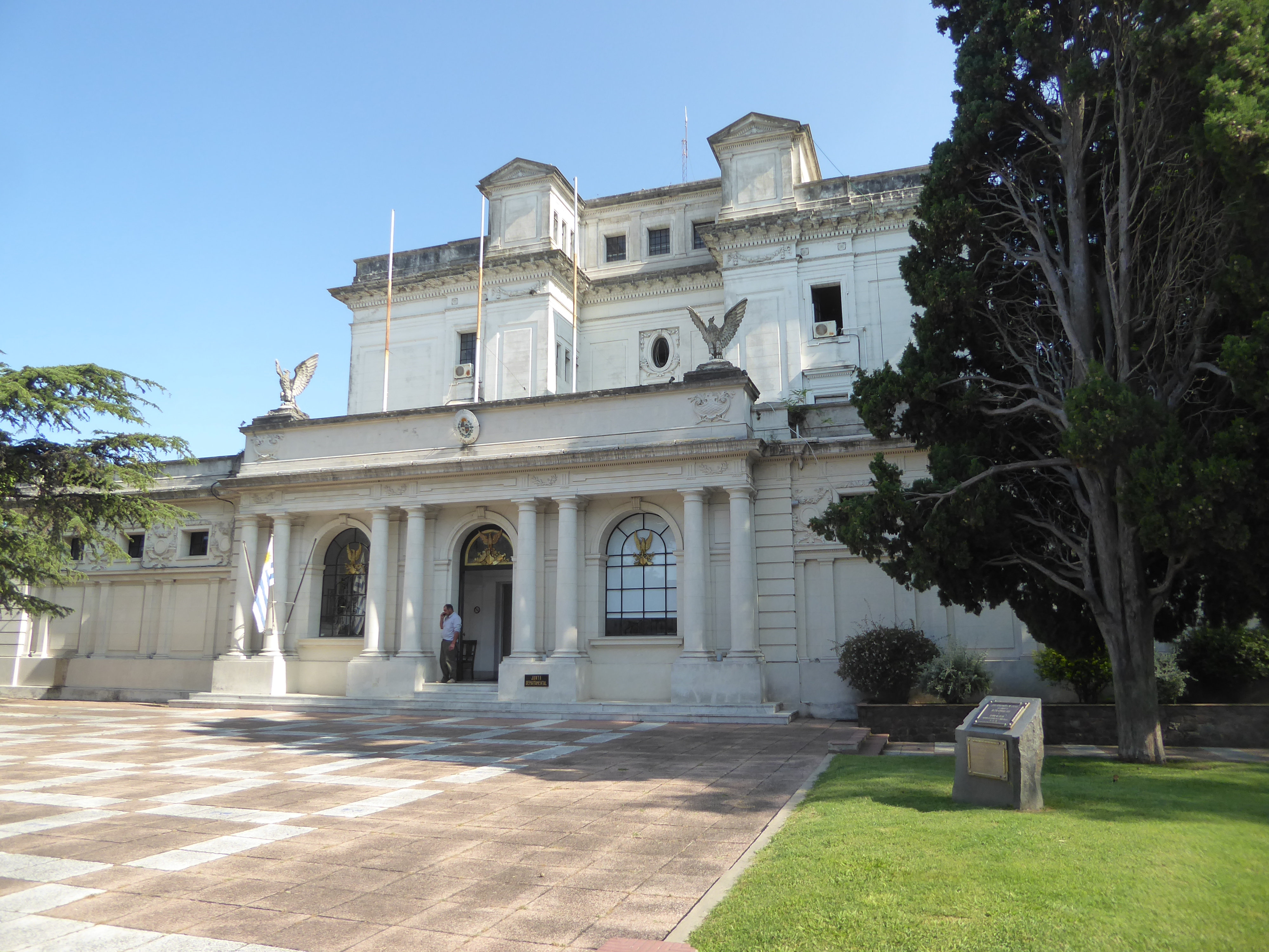 Same building from the slightly less ostentatious rear. The town punches above its weight not only because of its history but because of its