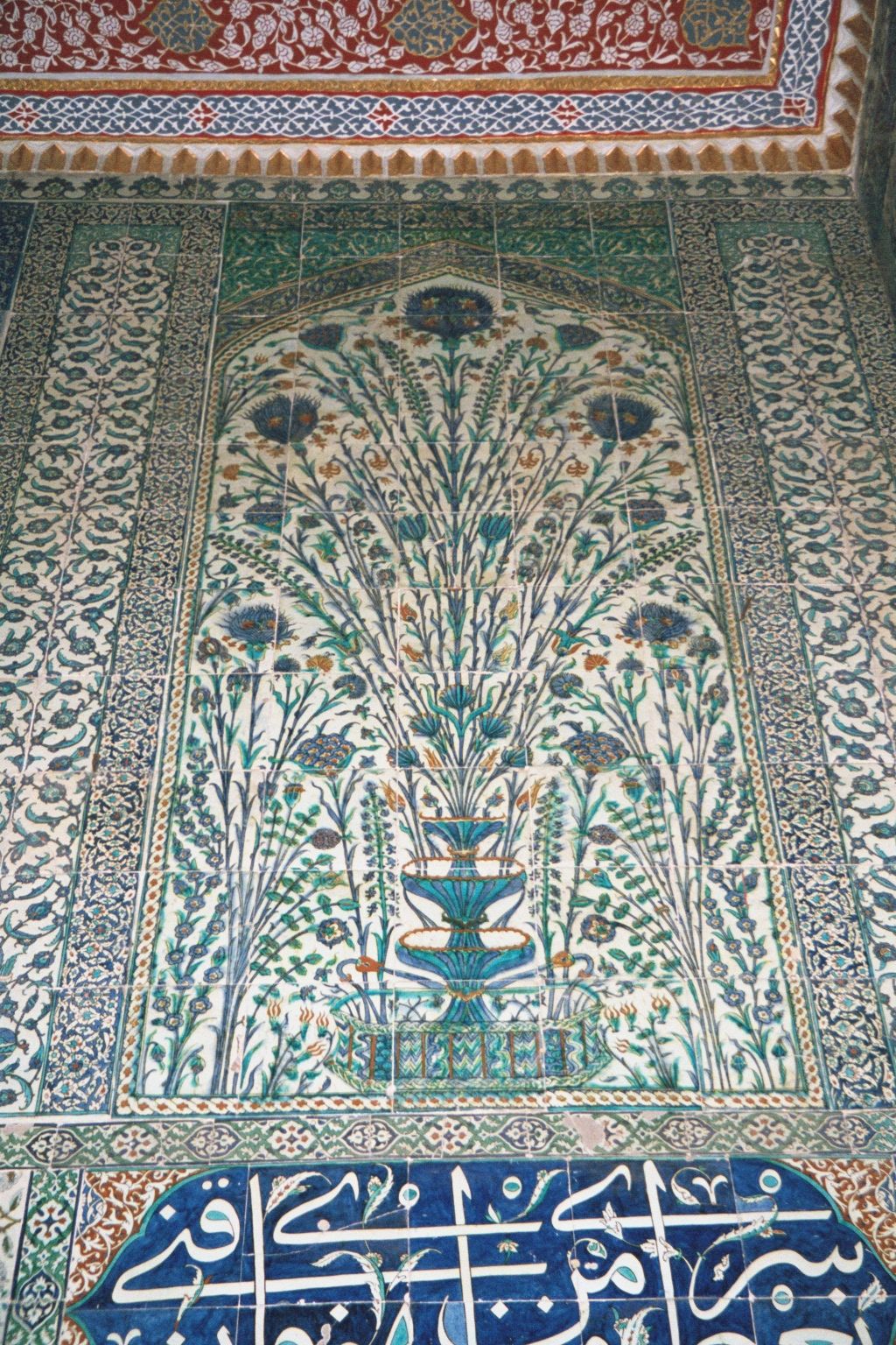 The private rooms of the harem are lavishly tiled, though comparatively sterile when stripped of their furnishings.