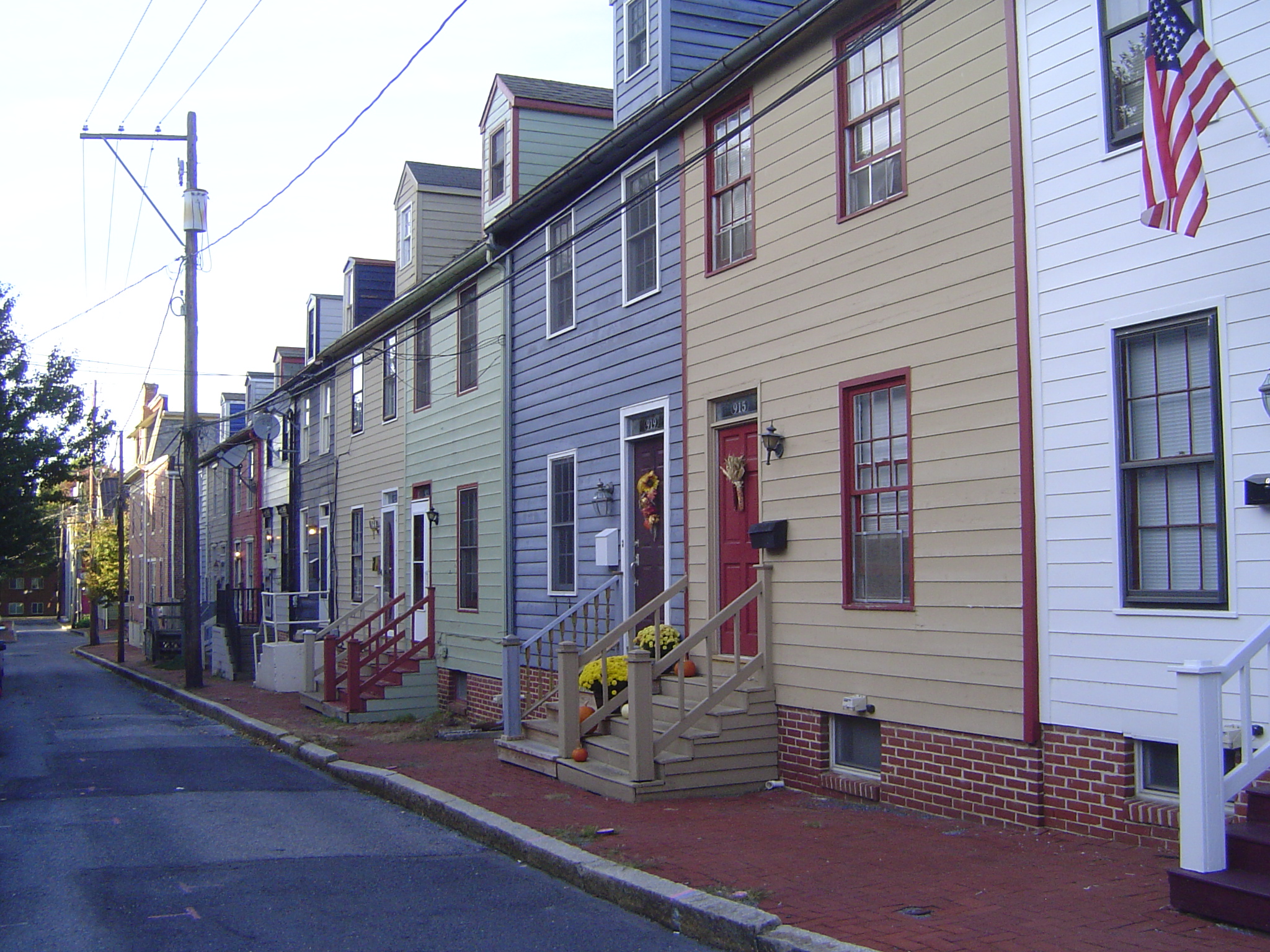 A breath of plebeian air. We're just a couple of blocks away on Grand Street, which of course isn't. The houses were built about 1900—about