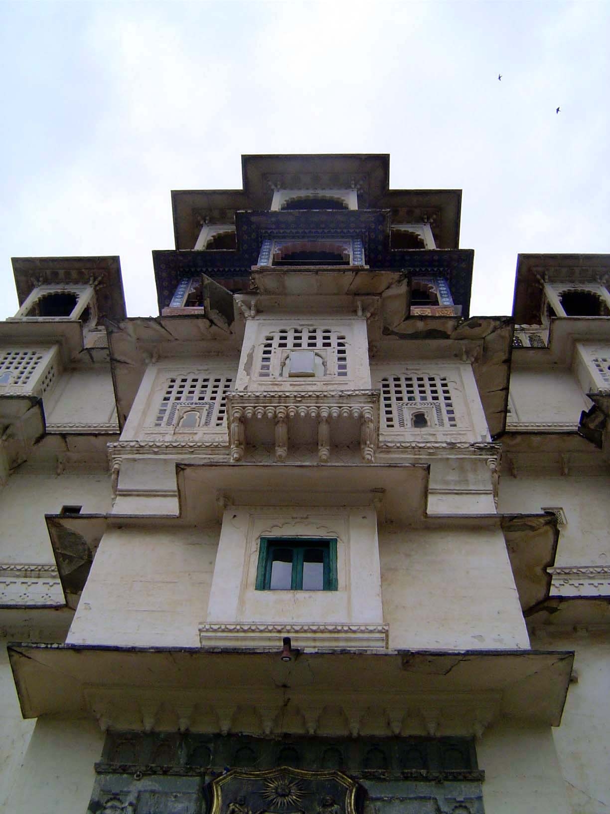 Vertical view of facade over the entrance.