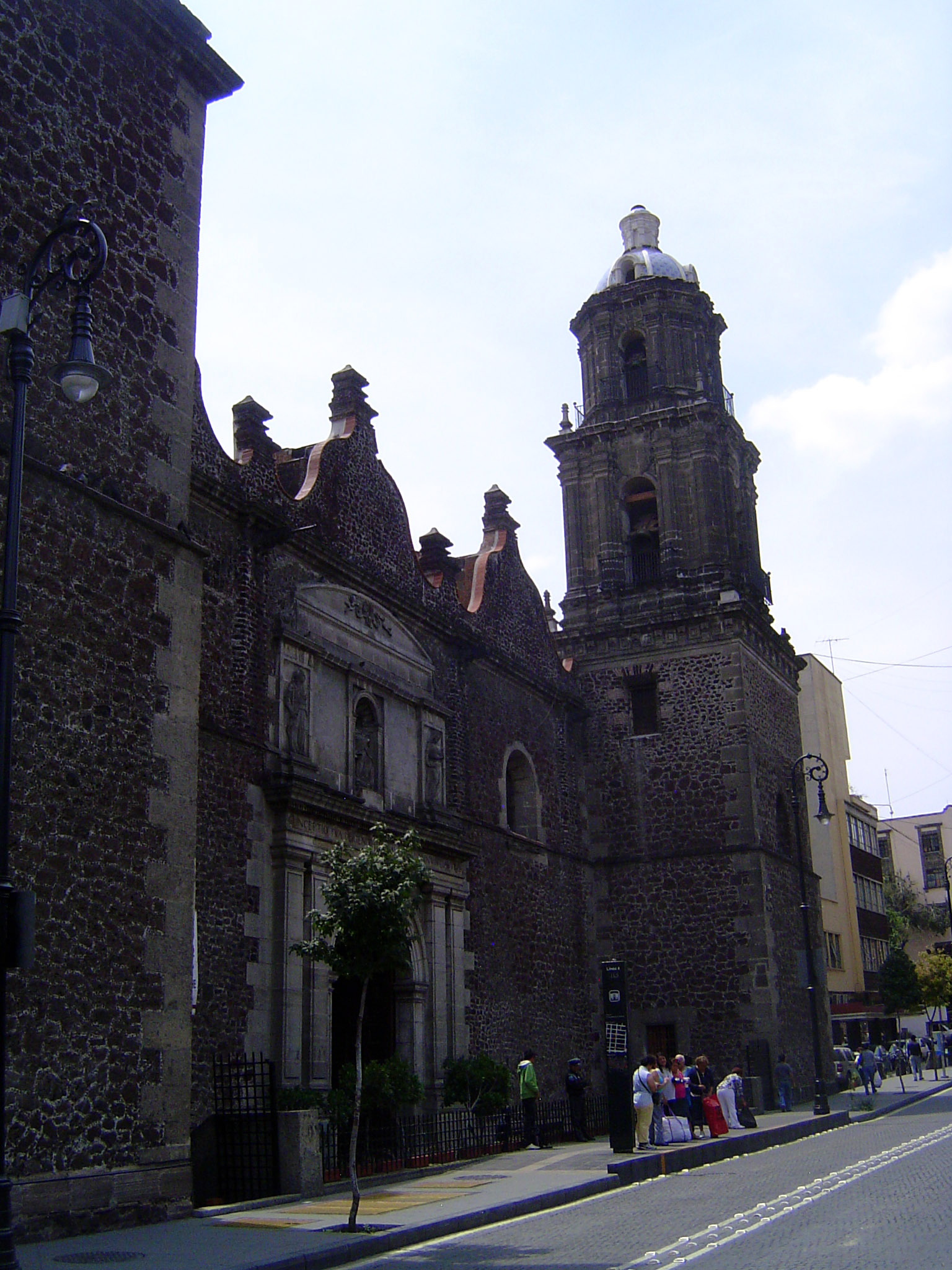 Yet another church, this one attached to the Hospital de Jesus Nazareno, was founded by Cortés, completed in 1665, and is still in use now a