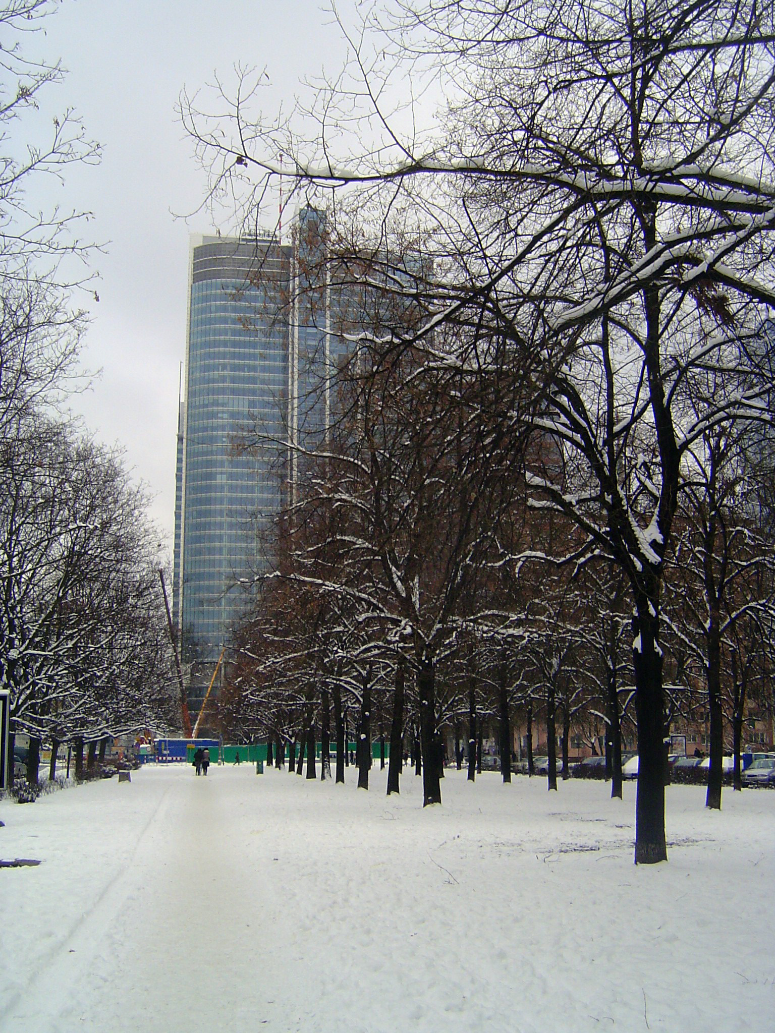Another view of the same building, seen from Prosta or Straight Street, which got its name in 1778. The street was paved in 1864, got trees