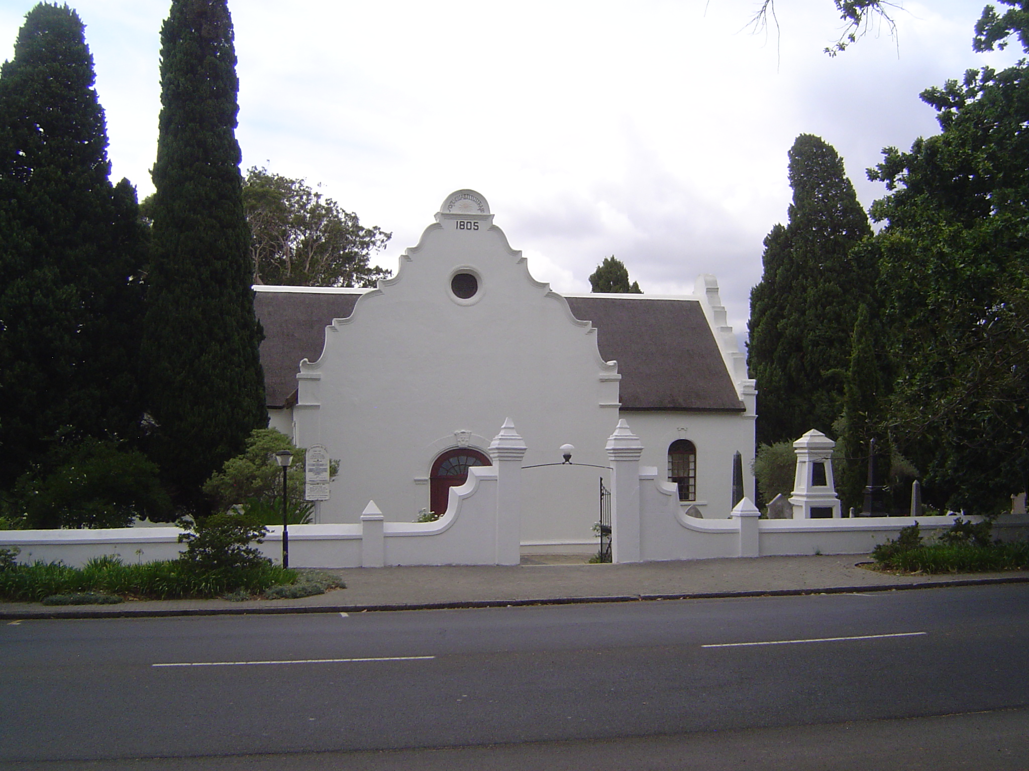 Unlike many towns of the Western Cape, Paarl was unplanned and grew very slowly around this church, which was rebuilt and dedicated in 1805.