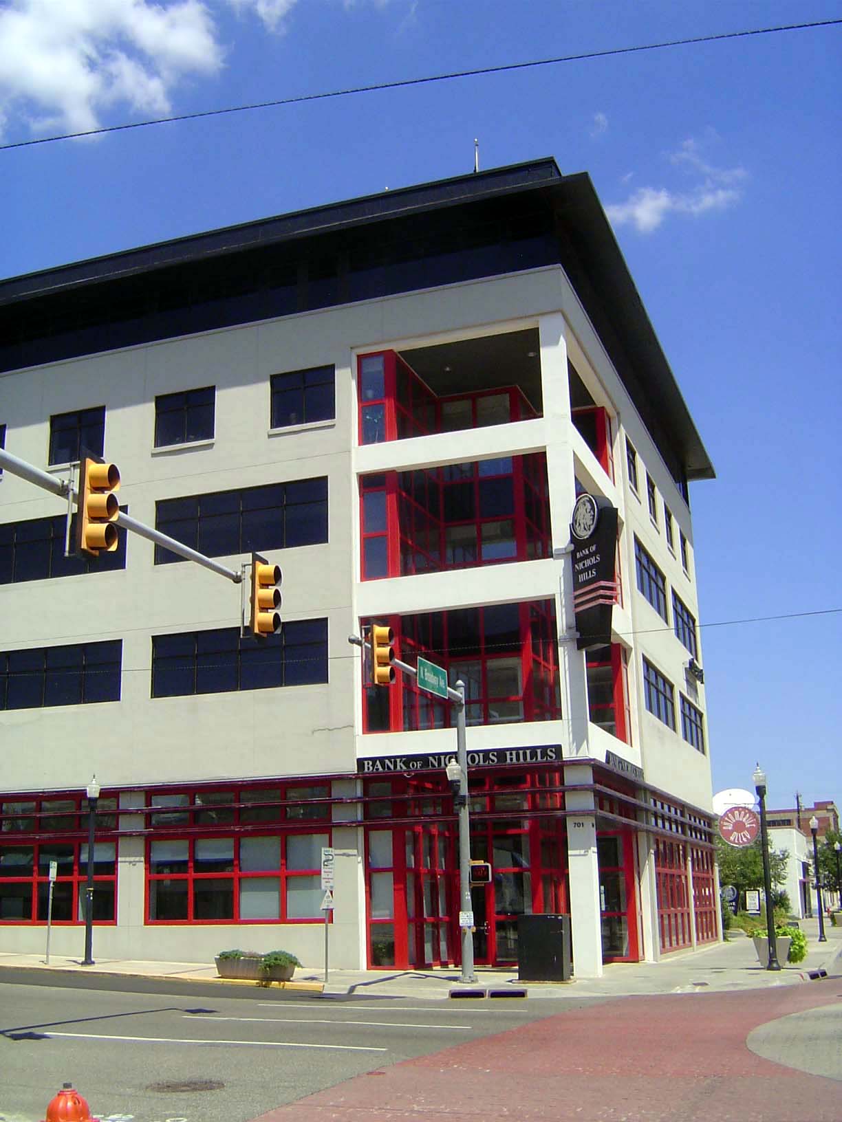 The Carhart agency sold cars here into the 1920s, but the building became a C.R. Anthony store in 1948. By the '80s, Anthony, headquartered
