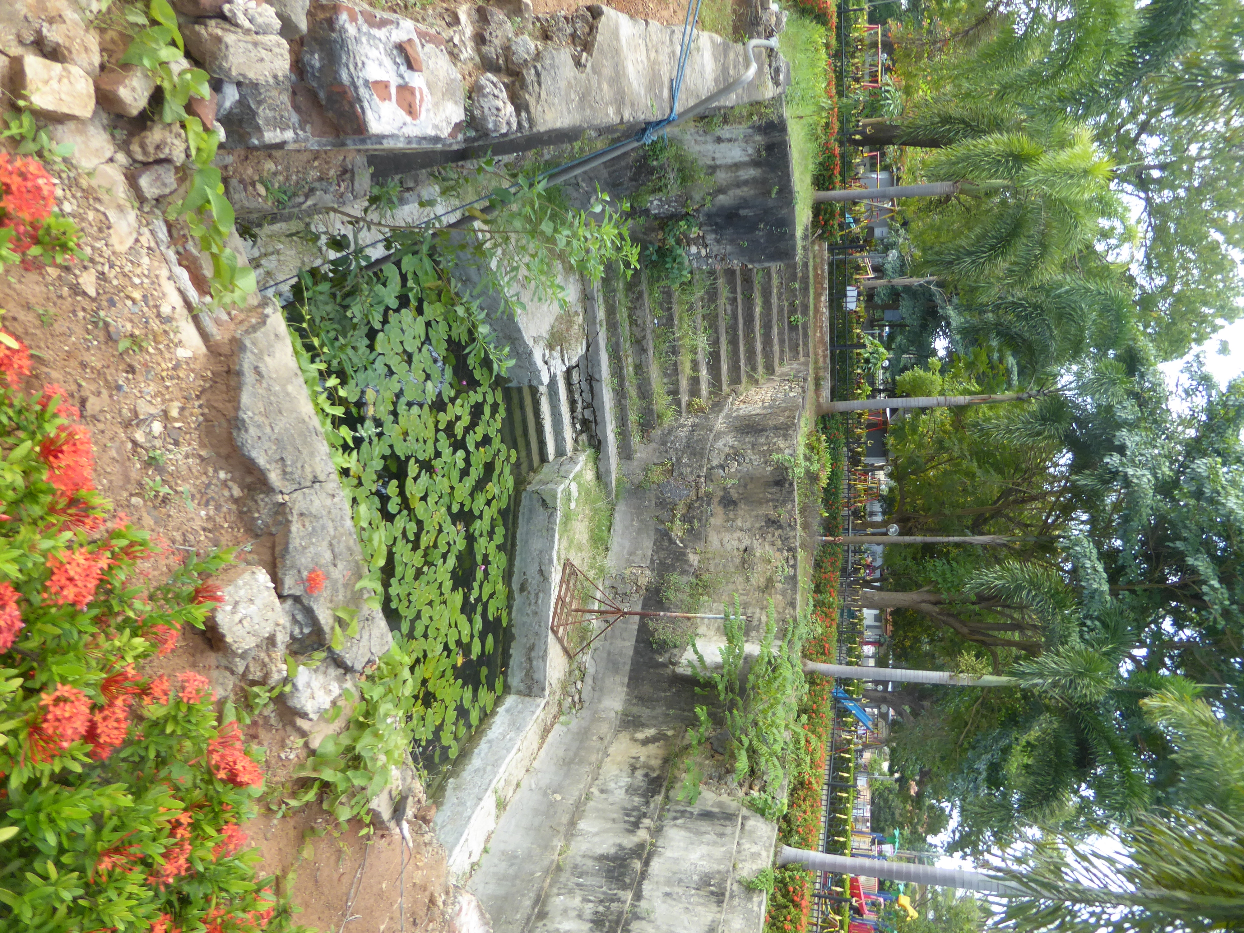 Part of the Old Park is indeed a park in very good shape, including this spectacular well.
