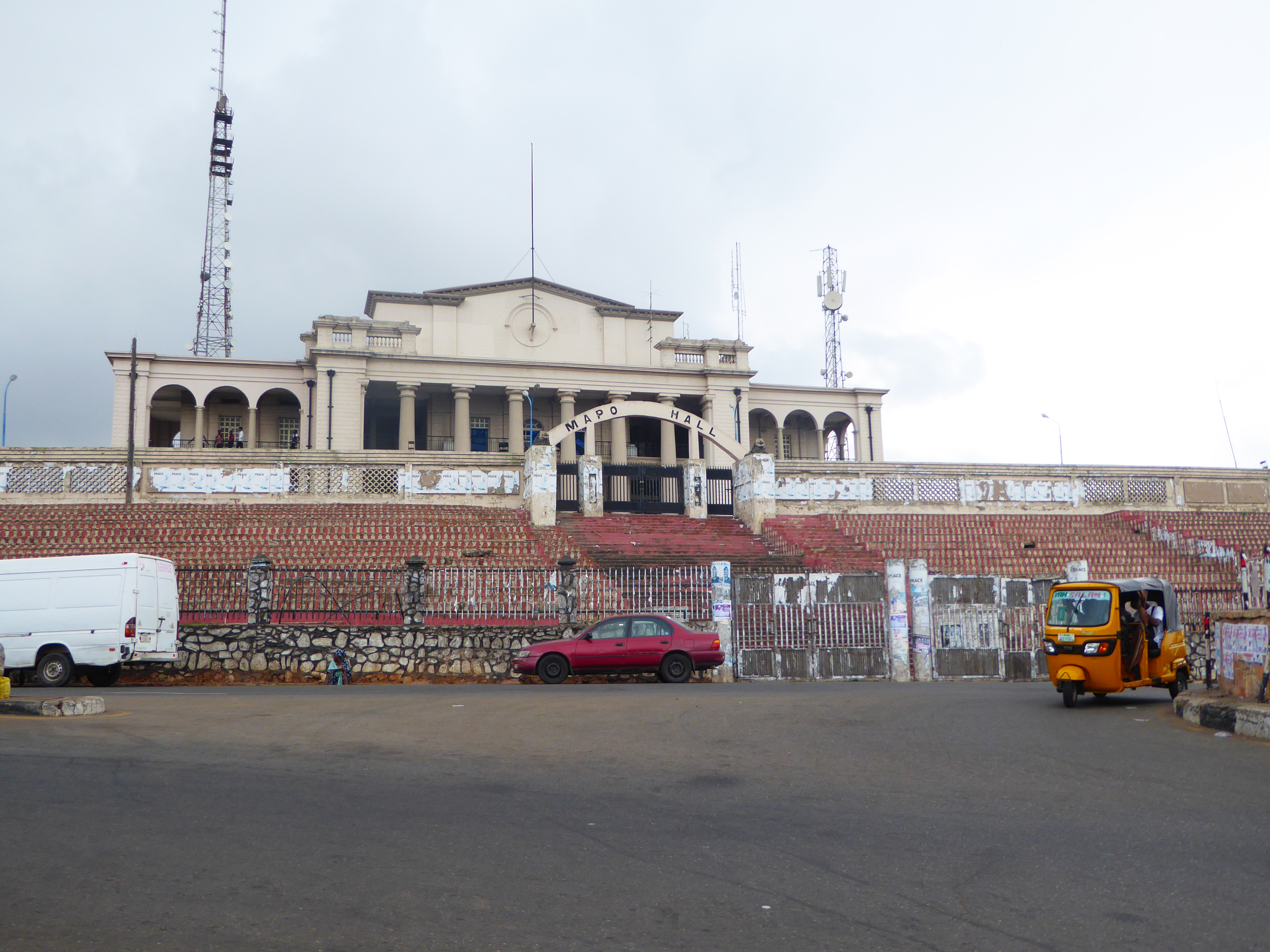 Here we are at the Ibadan City Hall, better known as Mapo Hall from the hill it crowns.