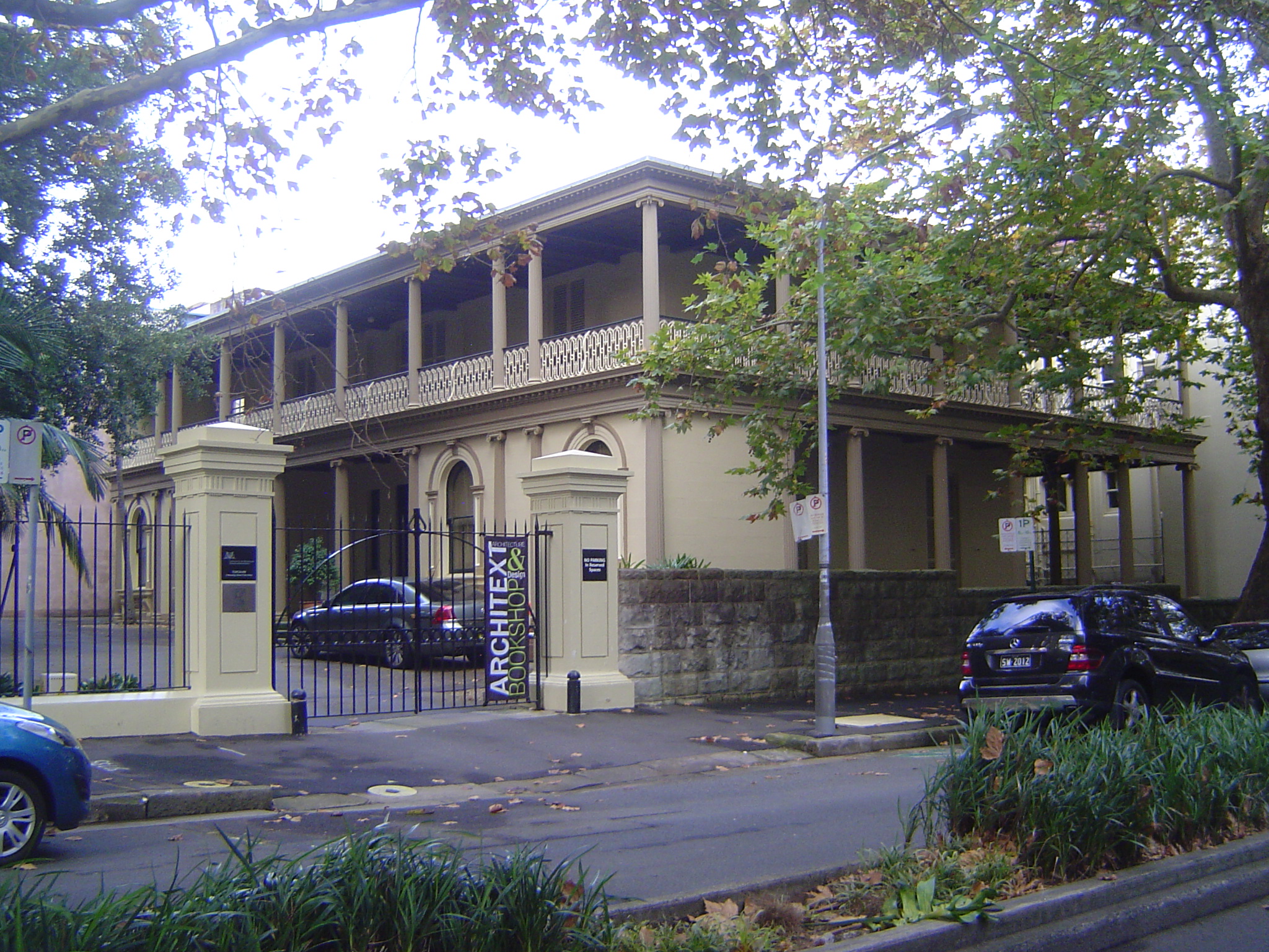And here's another, the much grander Tusculum Villa, built 1830-32 though with the upper colonnade added twenty years later. This is in Pott
