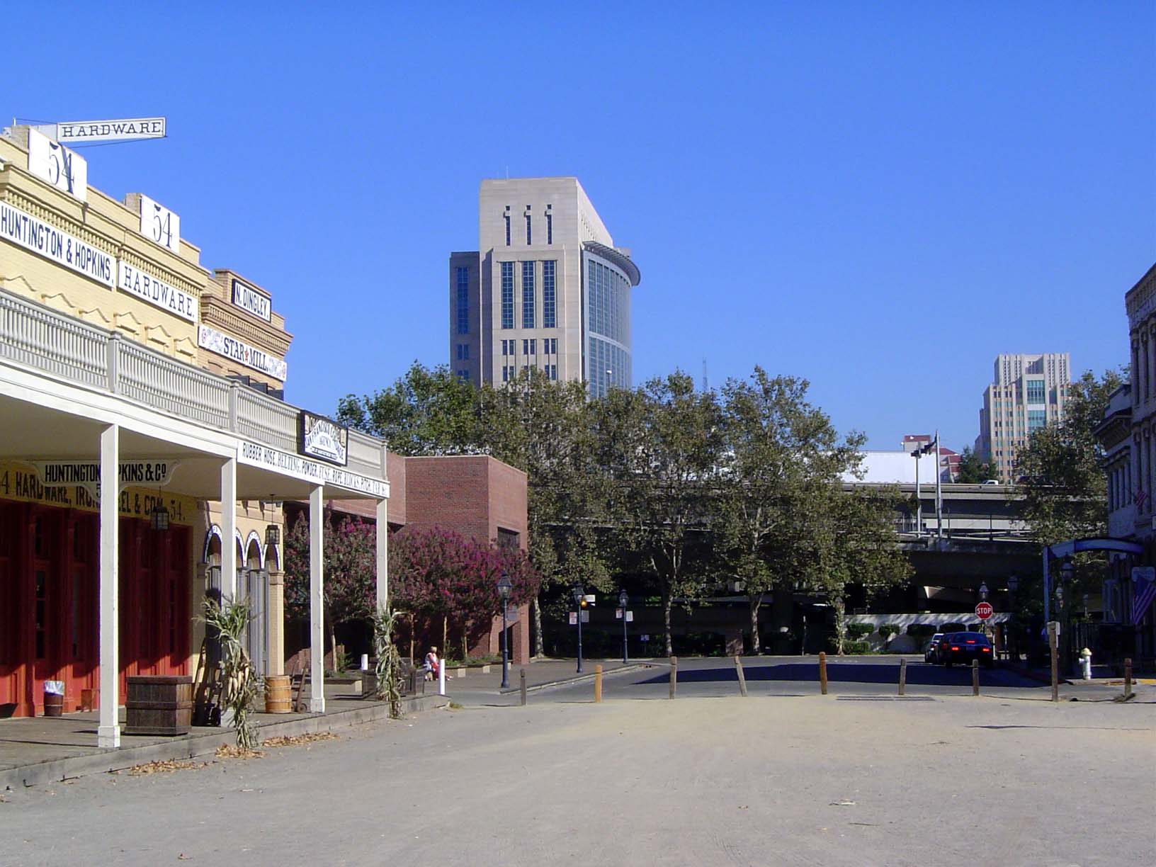 There is a vastly larger new Sacramento, of course, and it starts just beyond the elevated freeway.