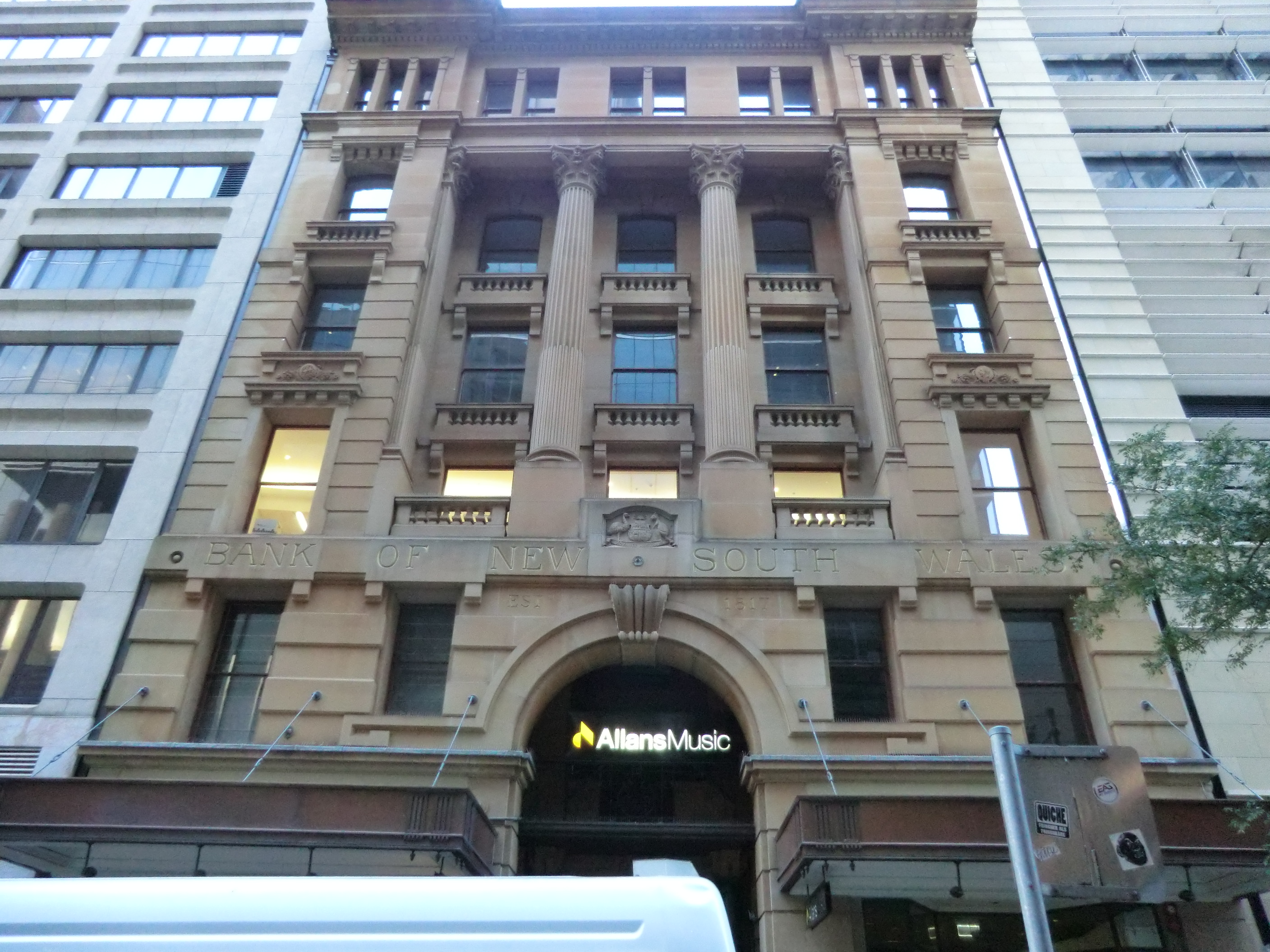 Here's something a bit later, the Bank of New South Wales from 1912. Jahn writes that the banking hall was built to serve bookmakers at the