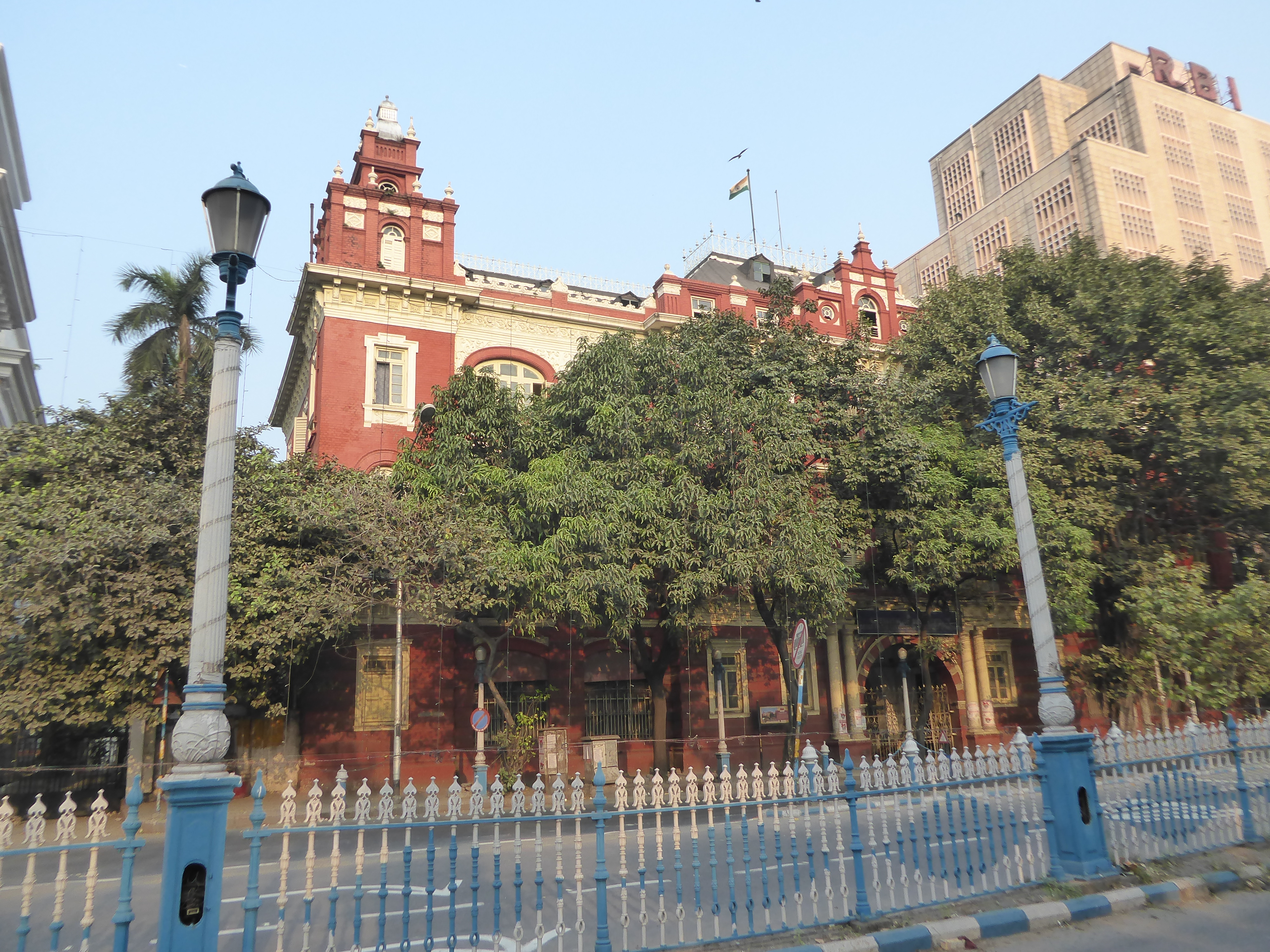 Sorry you can't see it, but behind the trees lurks the collectorate, bigger than it looks and with a courtyard through that arched entrance.