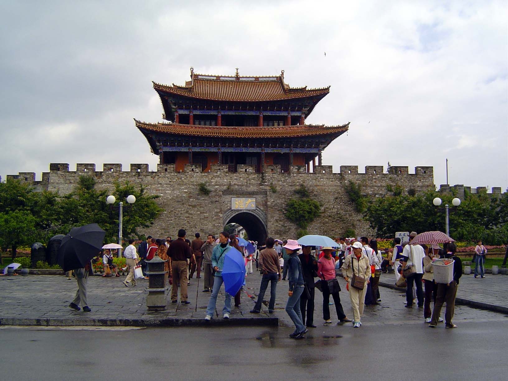 The south wall of the city was extensively rebuilt in 1998.