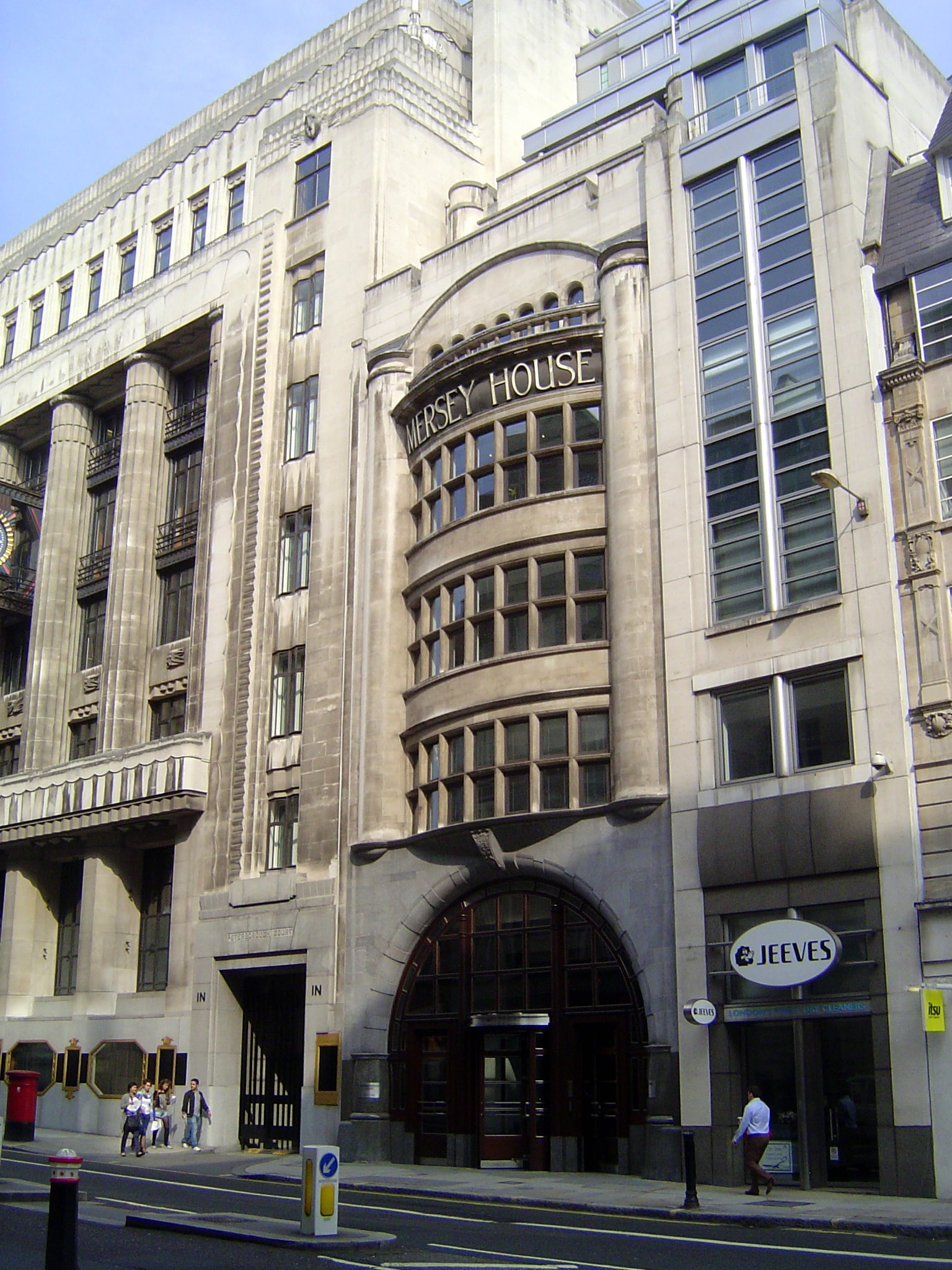 Here, on Fleet Street, is the unusual Mersey House, completed in 1906 for the London office of the Liverpool Daily Post. To its left is the