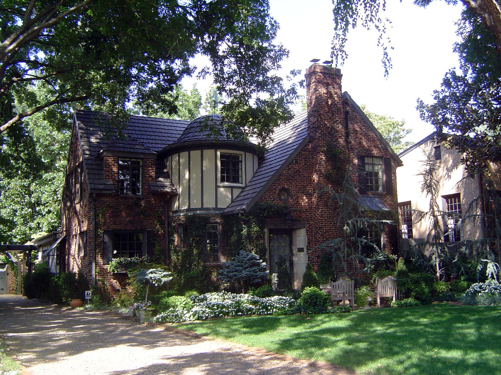 Off a sidestreet 241 NW 32nd is a Tudor from 1928; in 2002 it sold for $310,000.