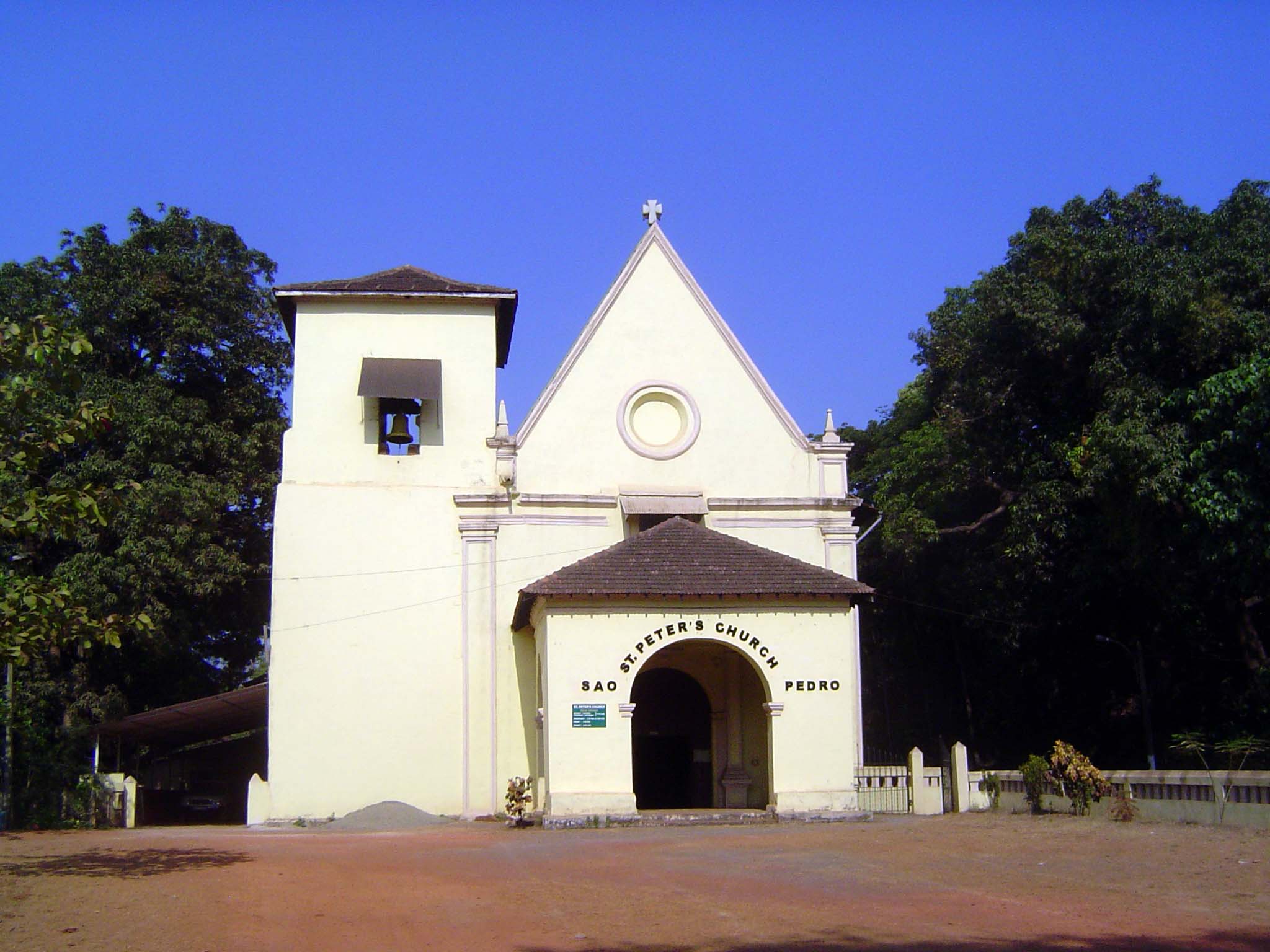 Another early church, Sao Pedro, from 1542 or 1543. Supposedly, there's nothing special about it.