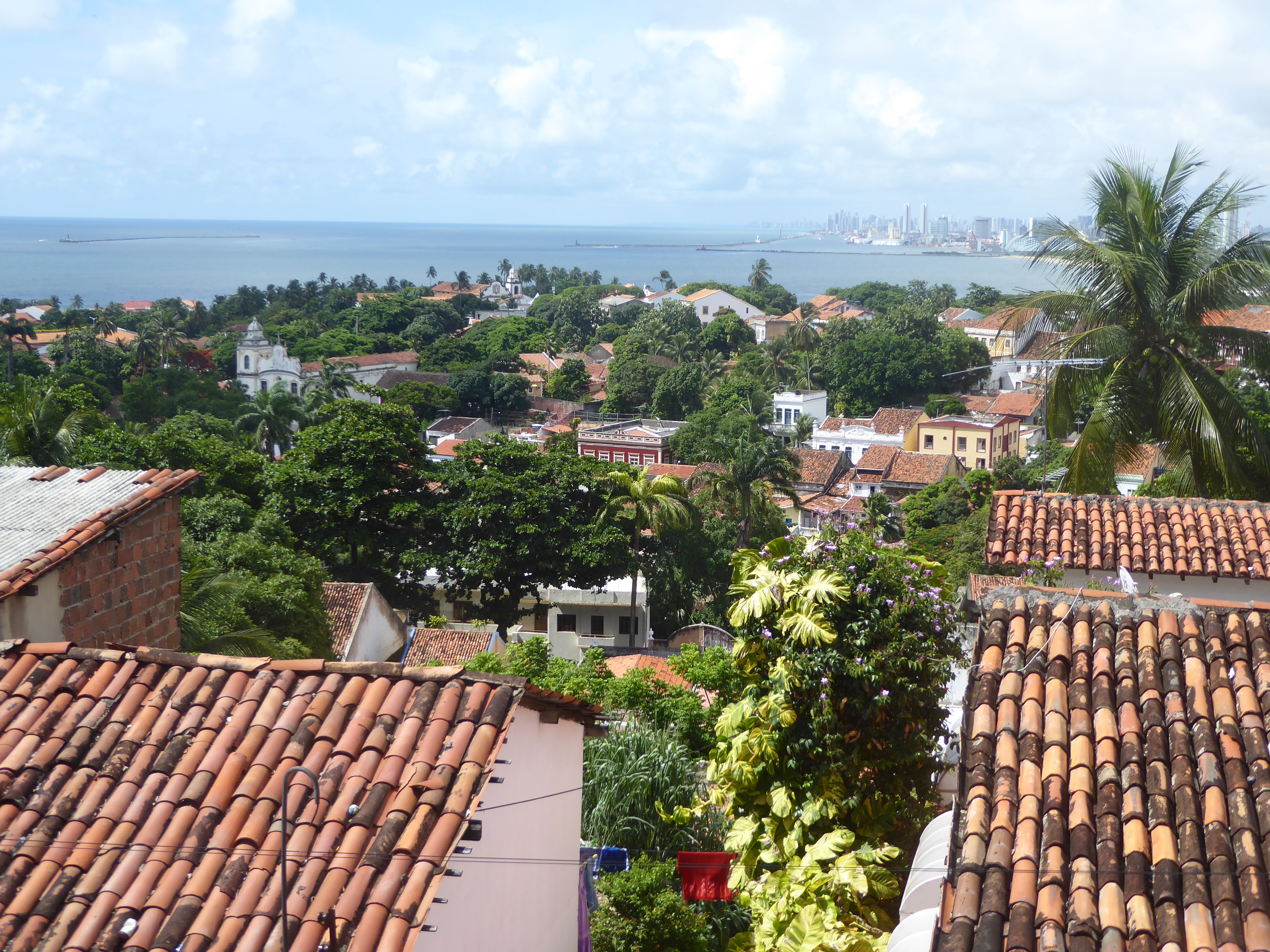 Officially, Olinda has about 300,000 people, but the historic district is much smaller and mostly around this hill. The early Portuguese pre